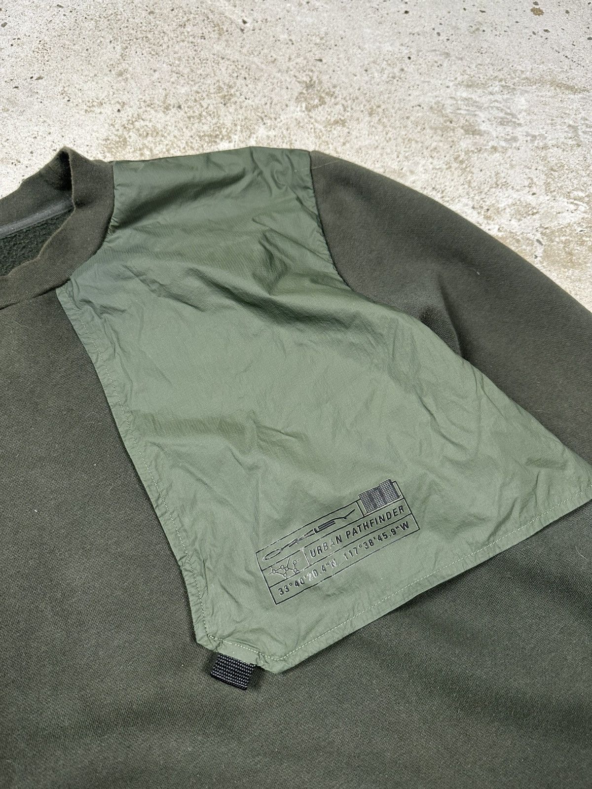 Oakley Vintage Oakley Khaki Nylon Hybrid Sweatshirt Crewneck Size US XL / EU 56 / 4 - 6 Thumbnail