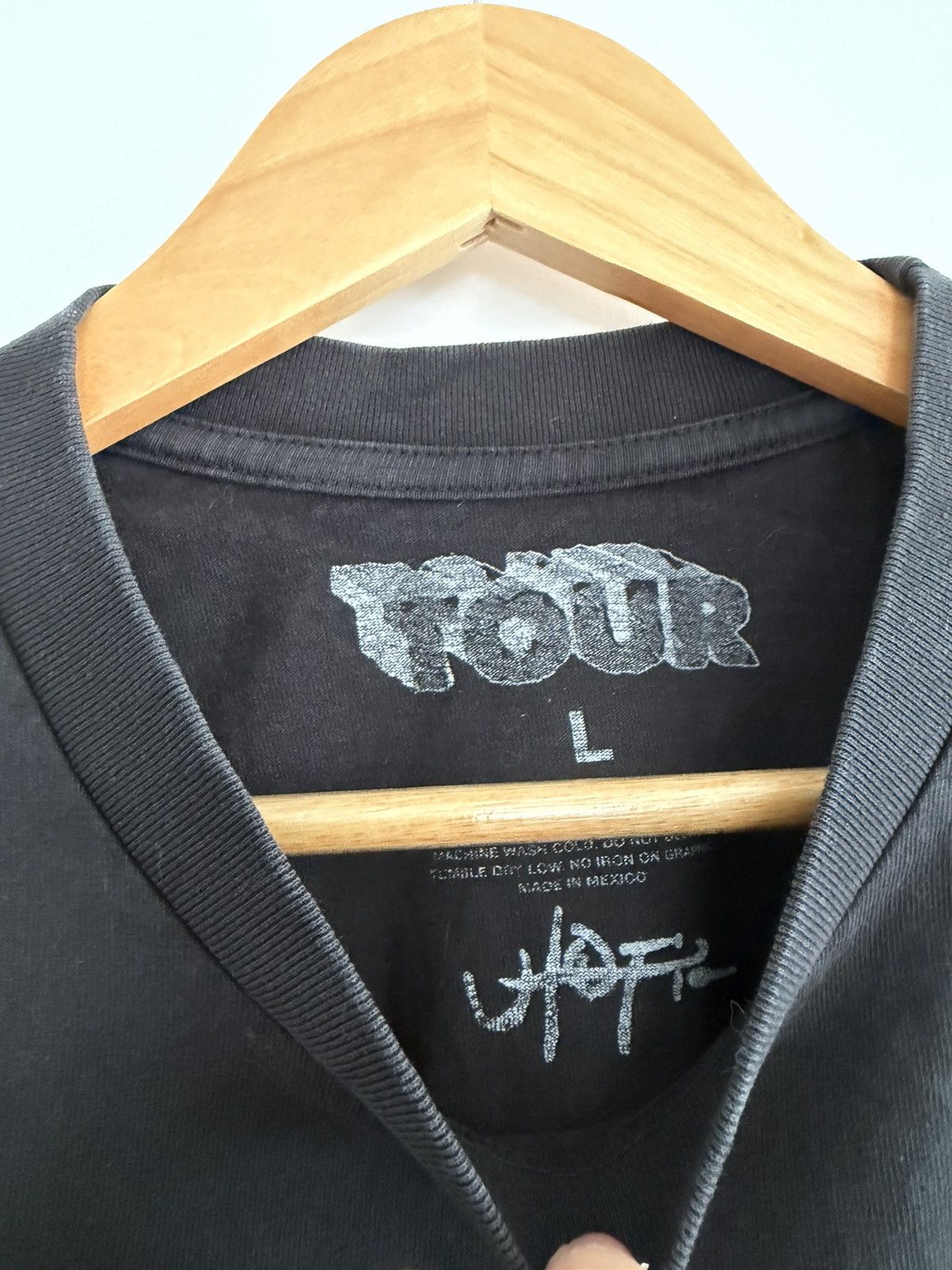 Travis Scott Travis Scott Utopia Tour Long Sleeve size L Size US L / EU 52-54 / 3 - 2 Thumbnail