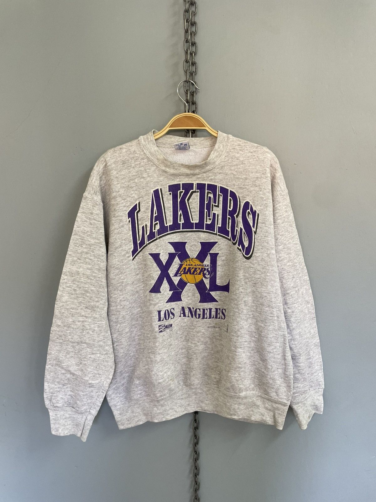 Salem Sportswear Vintage 90a Los Angeles Lakers sweatshirt Size US L / EU 52-54 / 3 - 1 Thumbnail