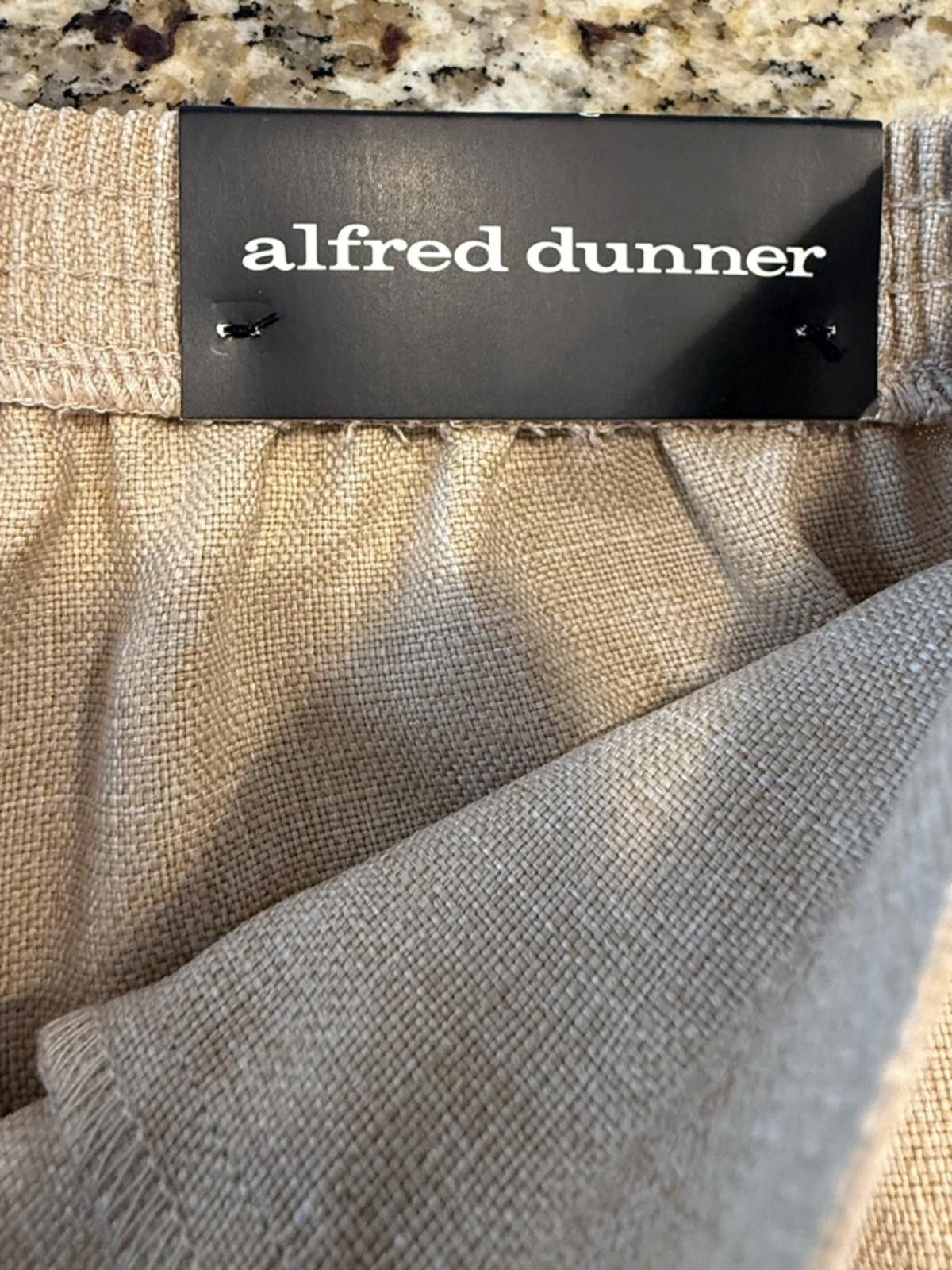 Other Alfred Dunner La Dolce Vita tan pants suit set mixed sizing Size M / US 6-8 / IT 42-44 - 8 Thumbnail