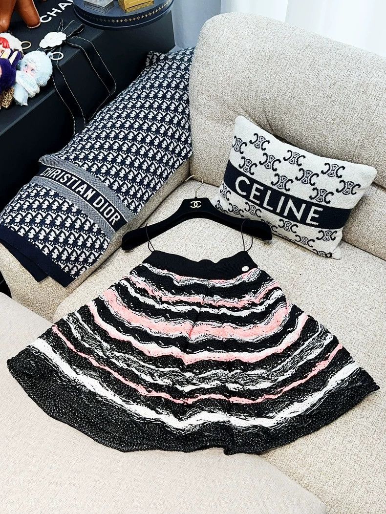Chanel Chanel 20s roof series black and pink colorful striped kni Size 42" / US 20 - 1 Thumbnail