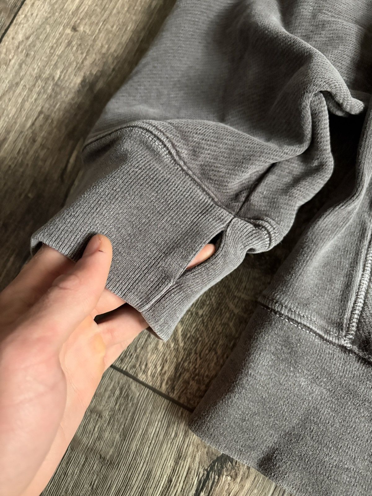 Yeezy Yeezy Season 3 Fluoro Gray Crewneck Sweatshirt Size US S / EU 44-46 / 1 - 6 Thumbnail