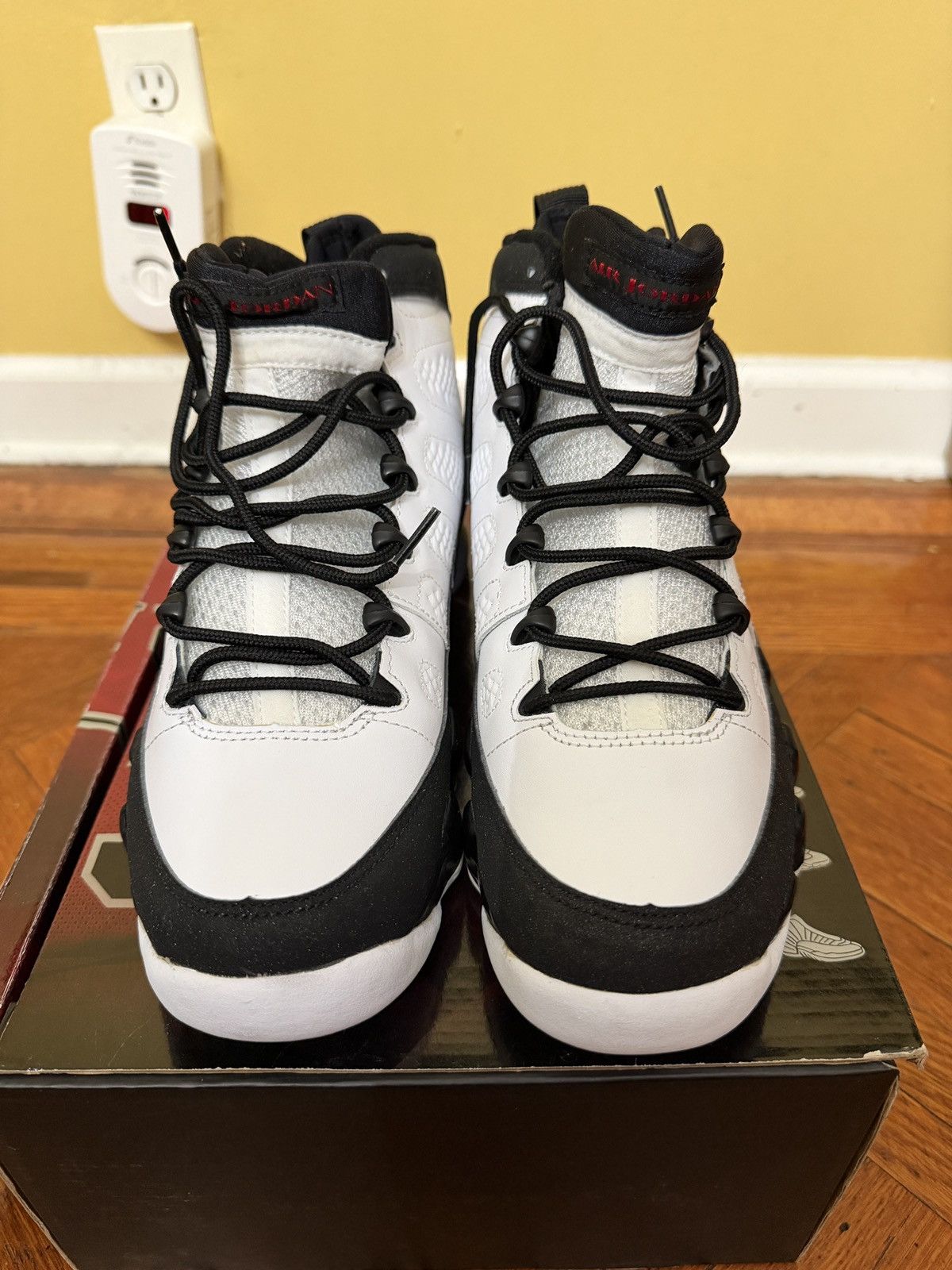 Jordan Brand Jordan 9 playoff 8.5 Size US 8.5 / EU 41-42 - 1 Thumbnail