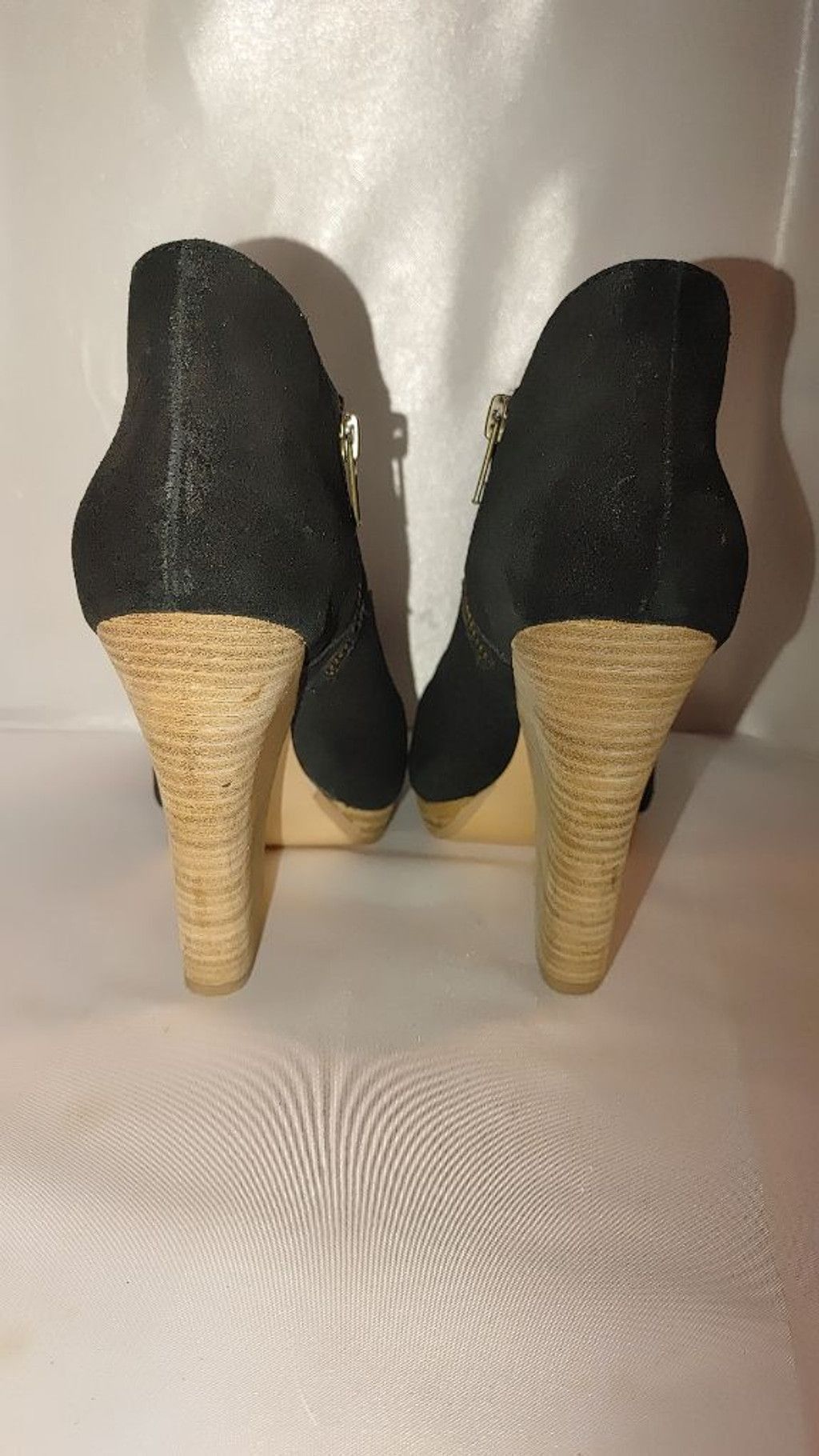 Saks Fifth Avenue GRAY Saks Fifth Ave Alana Booties Size 39.5 Size US 9 / IT 39 - 7 Thumbnail