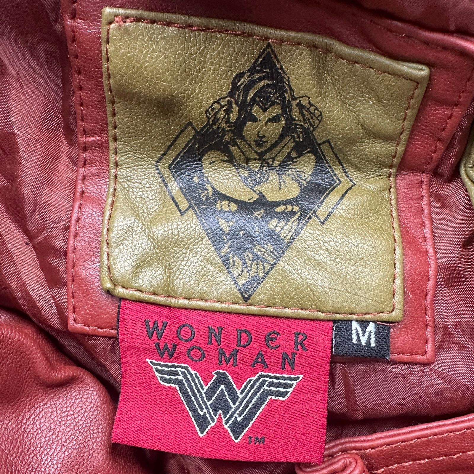 DC Comics Wonder Woman Robe Factory Faux Leather Jacket Womens Medium Size M / US 6-8 / IT 42-44 - 3 Thumbnail