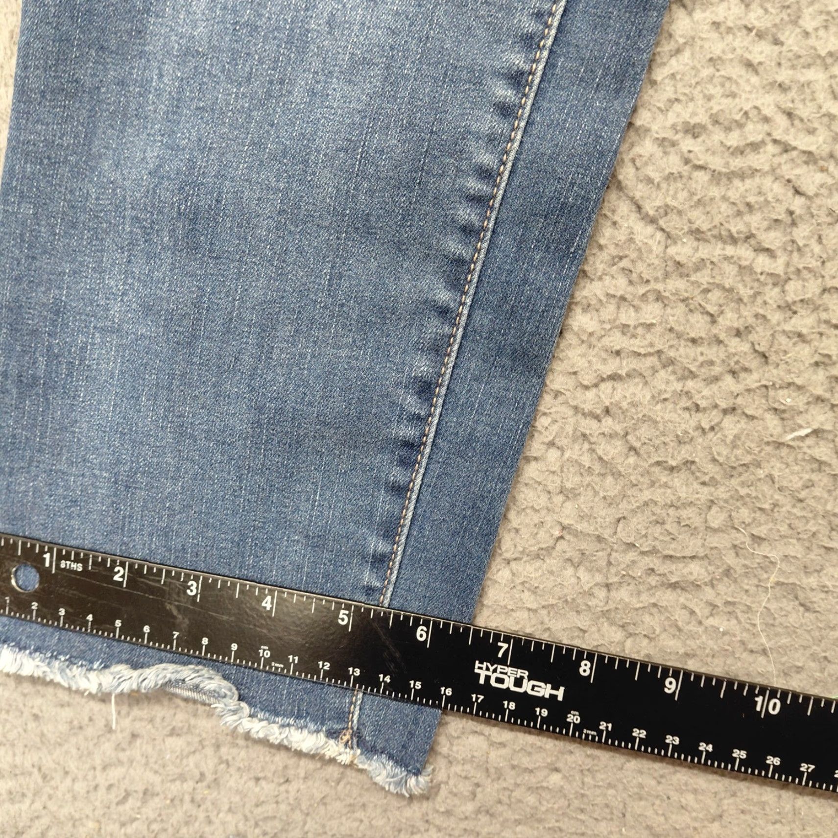 Vintage Time And Tru Jeans Women’s Size 8 Blue Mid Rise Straight Raw Hem Medium Wash EUC Jeans Refined Title Size 30" / US 8 / IT 44 - 3 Thumbnail