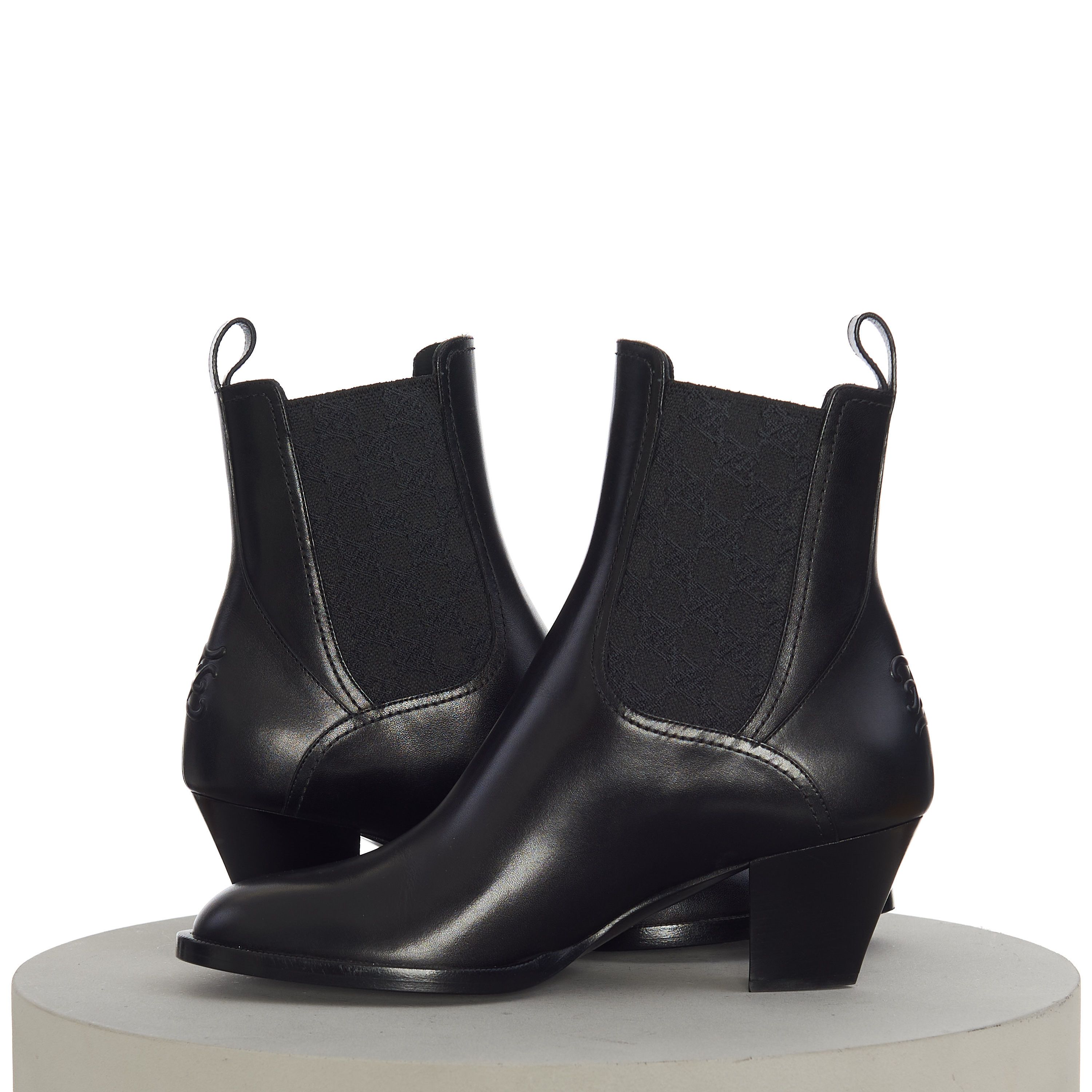 Fendi Karligraphy Boots In Black Leather With Medium Heel Size US 8 / IT 38 - 9 Thumbnail