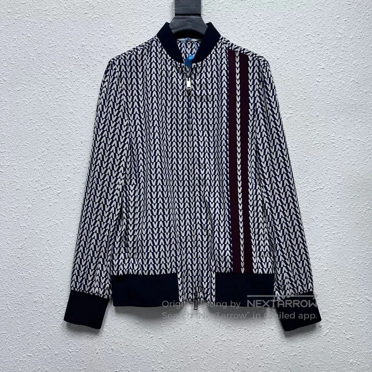 Valentino Valentino V Logo Print Jacket. Size US XS / EU 42 / 0 - 1 Thumbnail