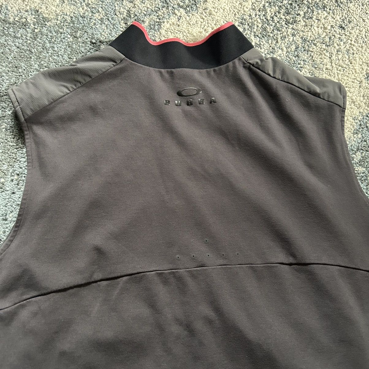 Oakley 2018 BUBBA WATSON YKK QUARTERZiP PRiMALOFT GOLF VEST BLiNK Size US XL / EU 56 / 4 - 13 Thumbnail
