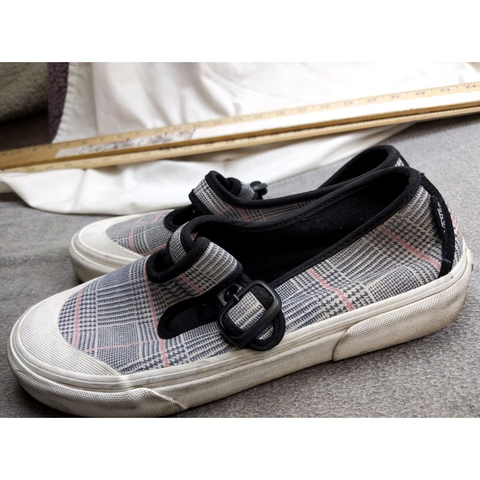 Vans Vans Sneakers Mary Jane Womens 7 37 Gray Plaid Strap Low Top Shoes Size M / US 6-8 / IT 42-44 - 2 Thumbnail