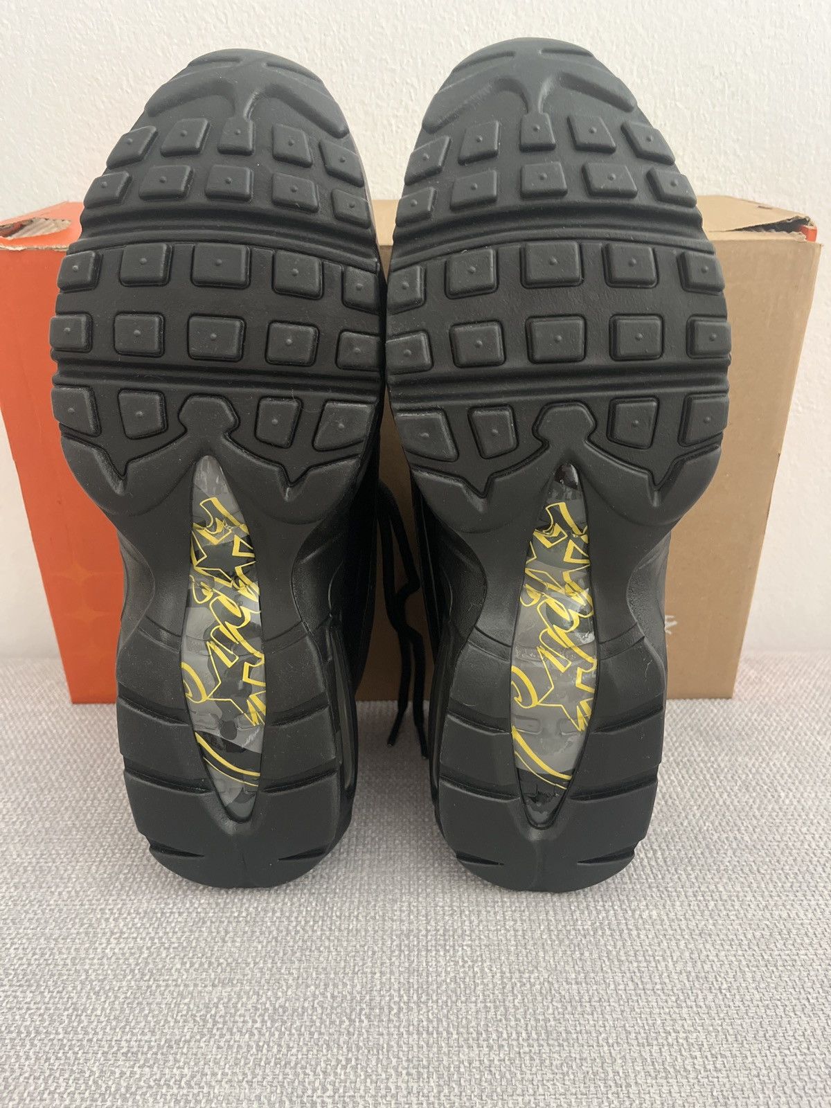 Corteiz × Nike Nike Air Max 95 Corteiz “Honey Blacks” Size US 10 / EU 43 - 5 Thumbnail