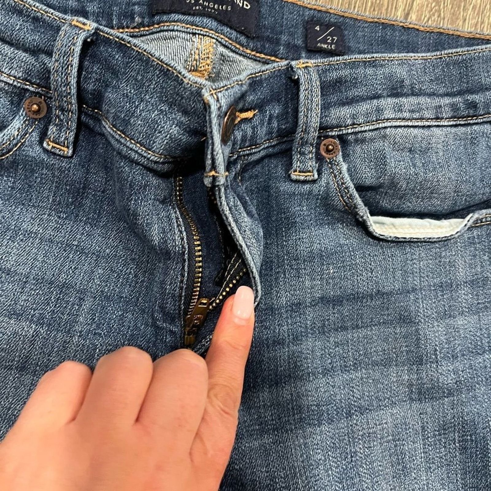 Lucky Brand Lucky Brand Mid-Rise Straight Sweet Jeans Relaxed Fit Size 27" / US 4 / IT 40 - 6 Thumbnail