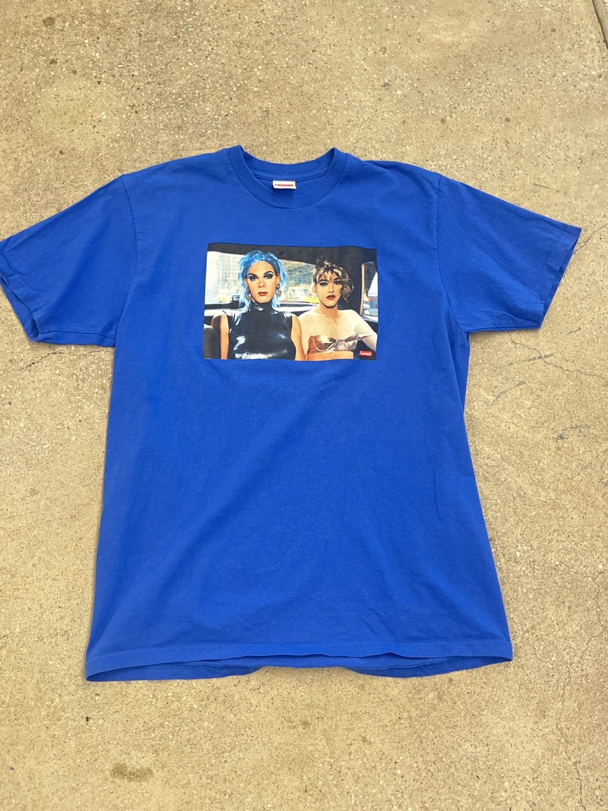 Supreme SUPREME two girls taxi tee Size US L / EU 52-54 / 3 - 1 Thumbnail