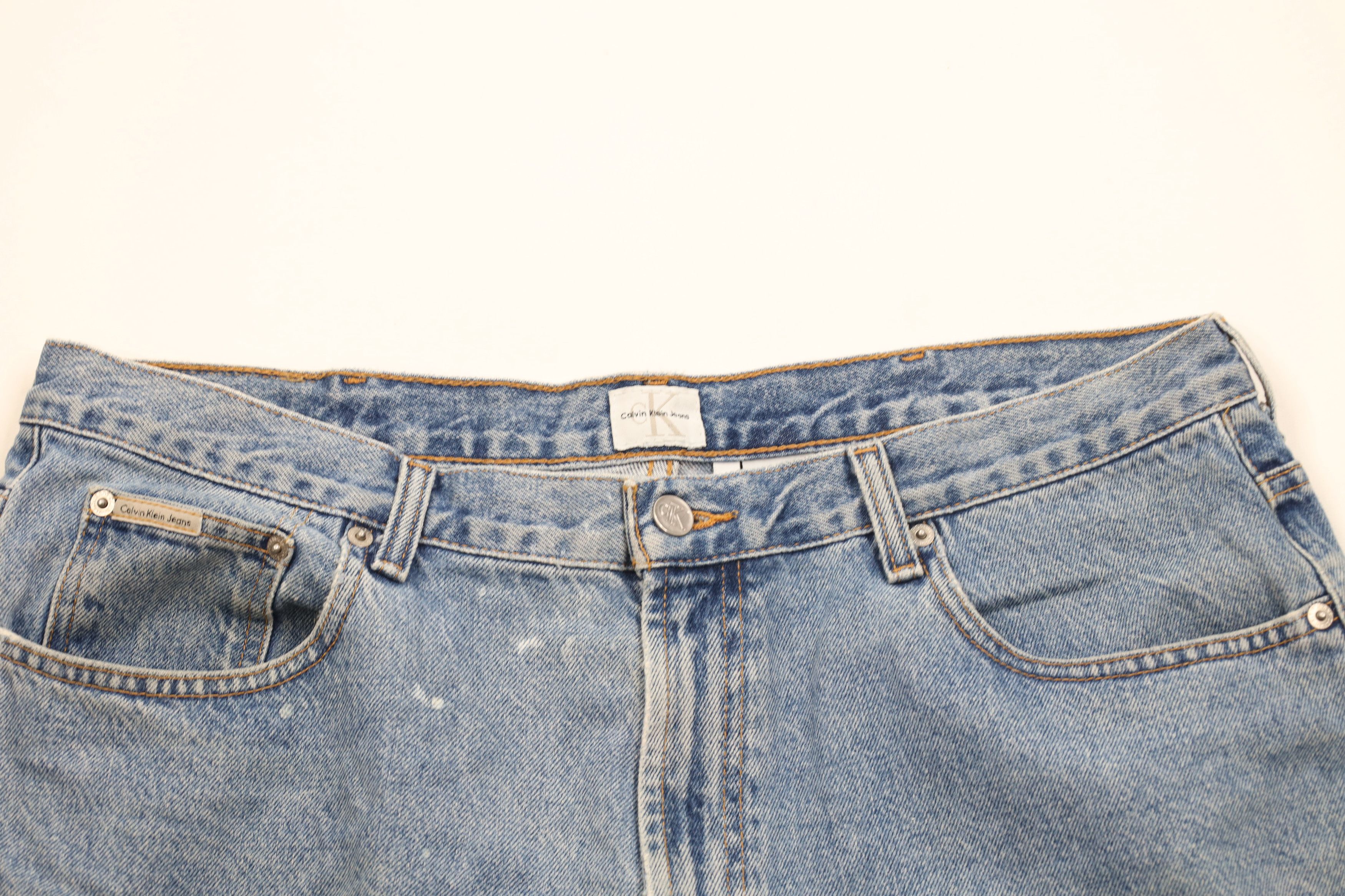 Calvin Klein × Vintage Vintage 90s Calvin Klein Relaxed Fit Denim Jean Shorts Jorts Size US 38 / EU 54 - 2 Thumbnail