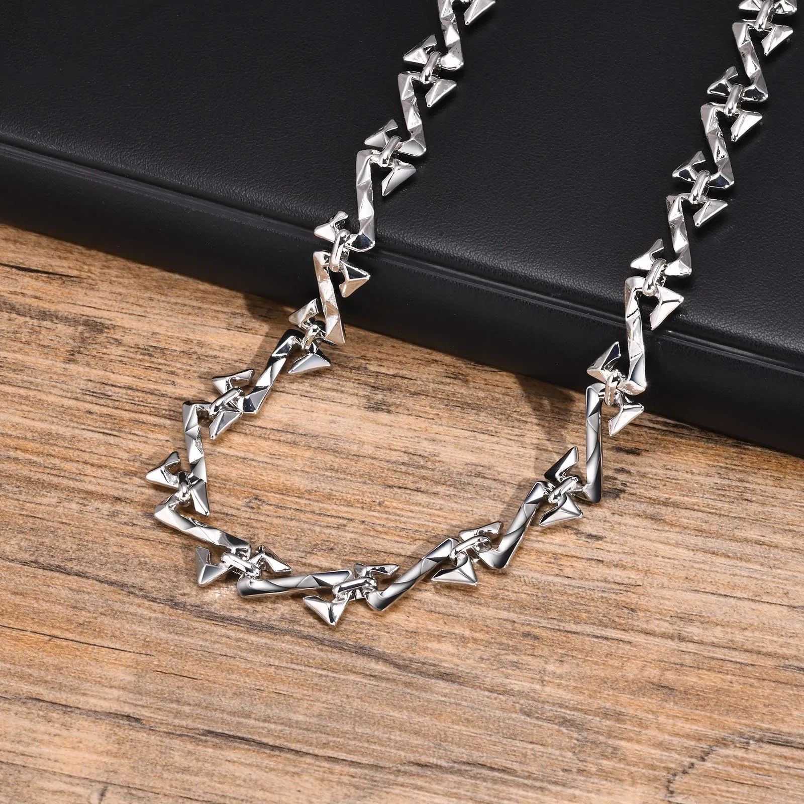 Vintage Letter Z Shaped Chain Necklace Size ONE SIZE - 3 Thumbnail