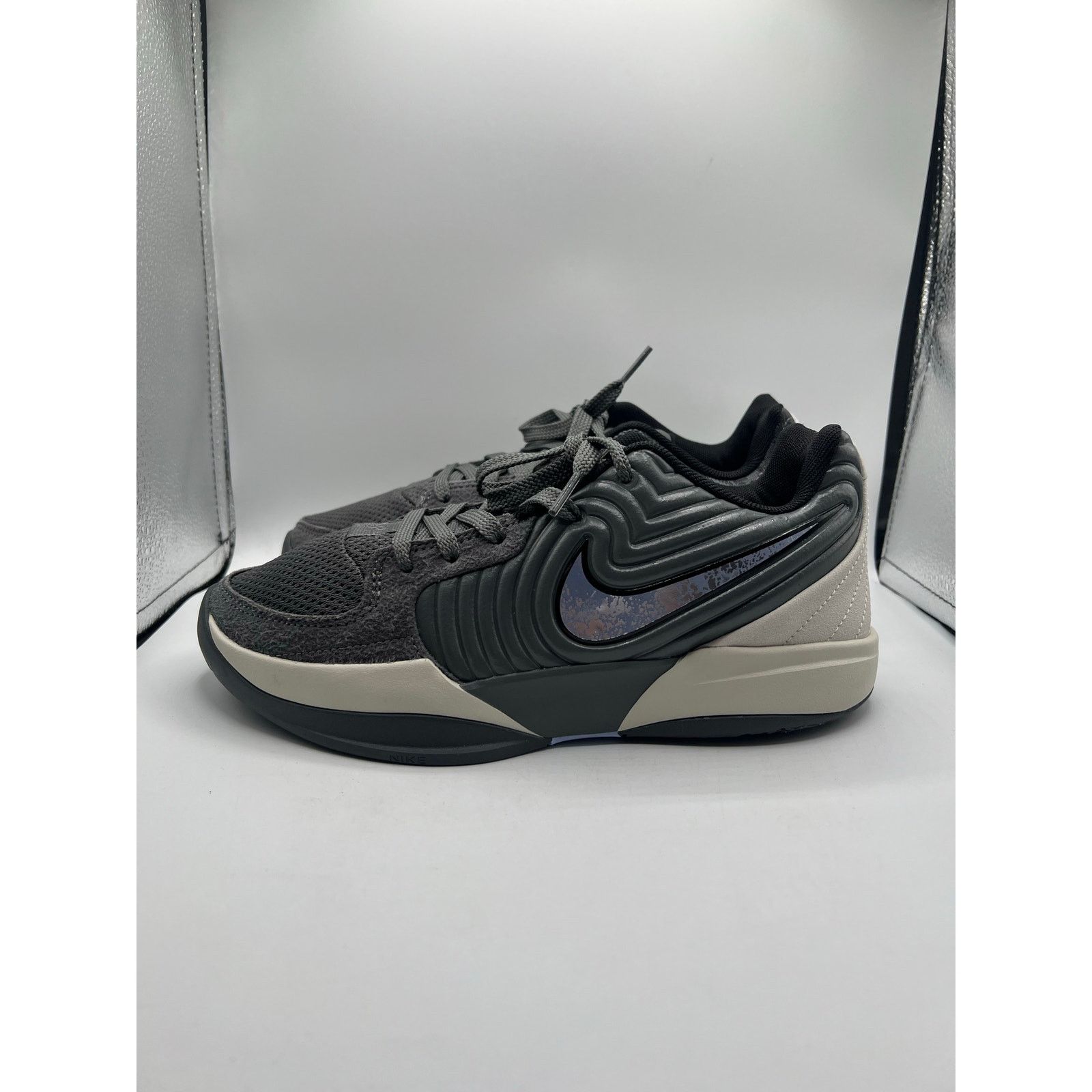 Nike Nike Ja GS “Exposure” size 5.5 Y Size US 5.5 / EU 38 - 1 Thumbnail
