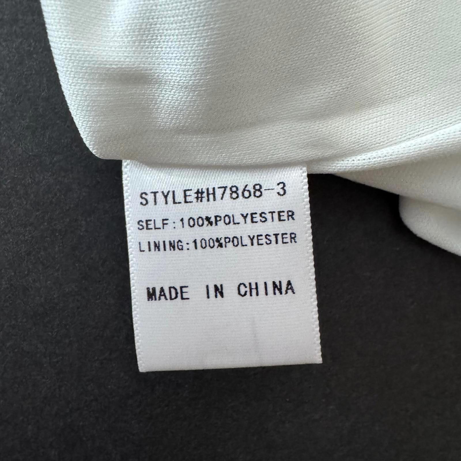 Designer Jodifl Women's M V Neck 3/4 Sleeve Textured Ivory Blouse Size M / US 6-8 / IT 42-44 - 12 Thumbnail