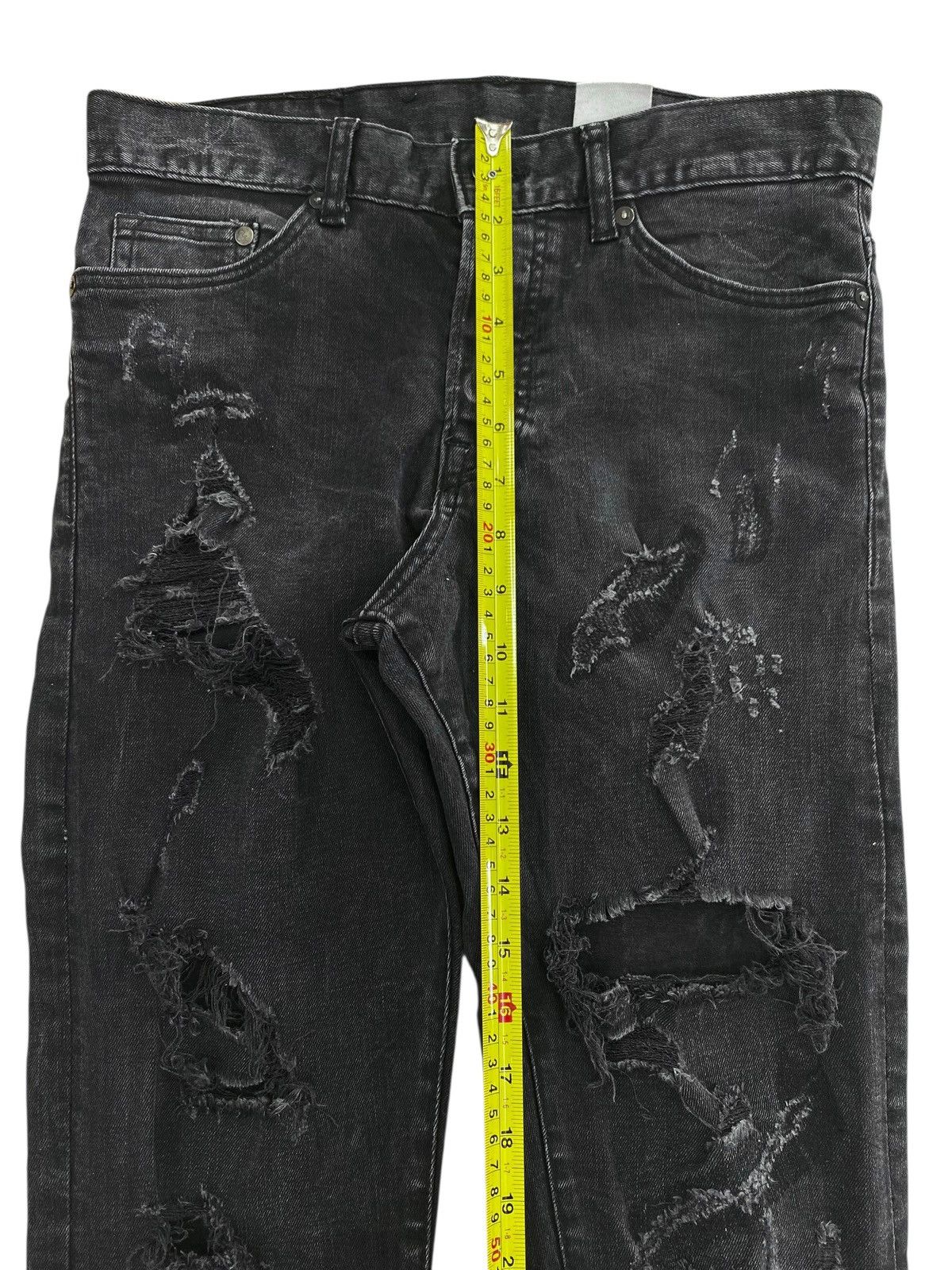 H&M H&M Brand Faded Wash Distressed Style Loose Jeans Size US 30 / EU 46 - 12 Thumbnail