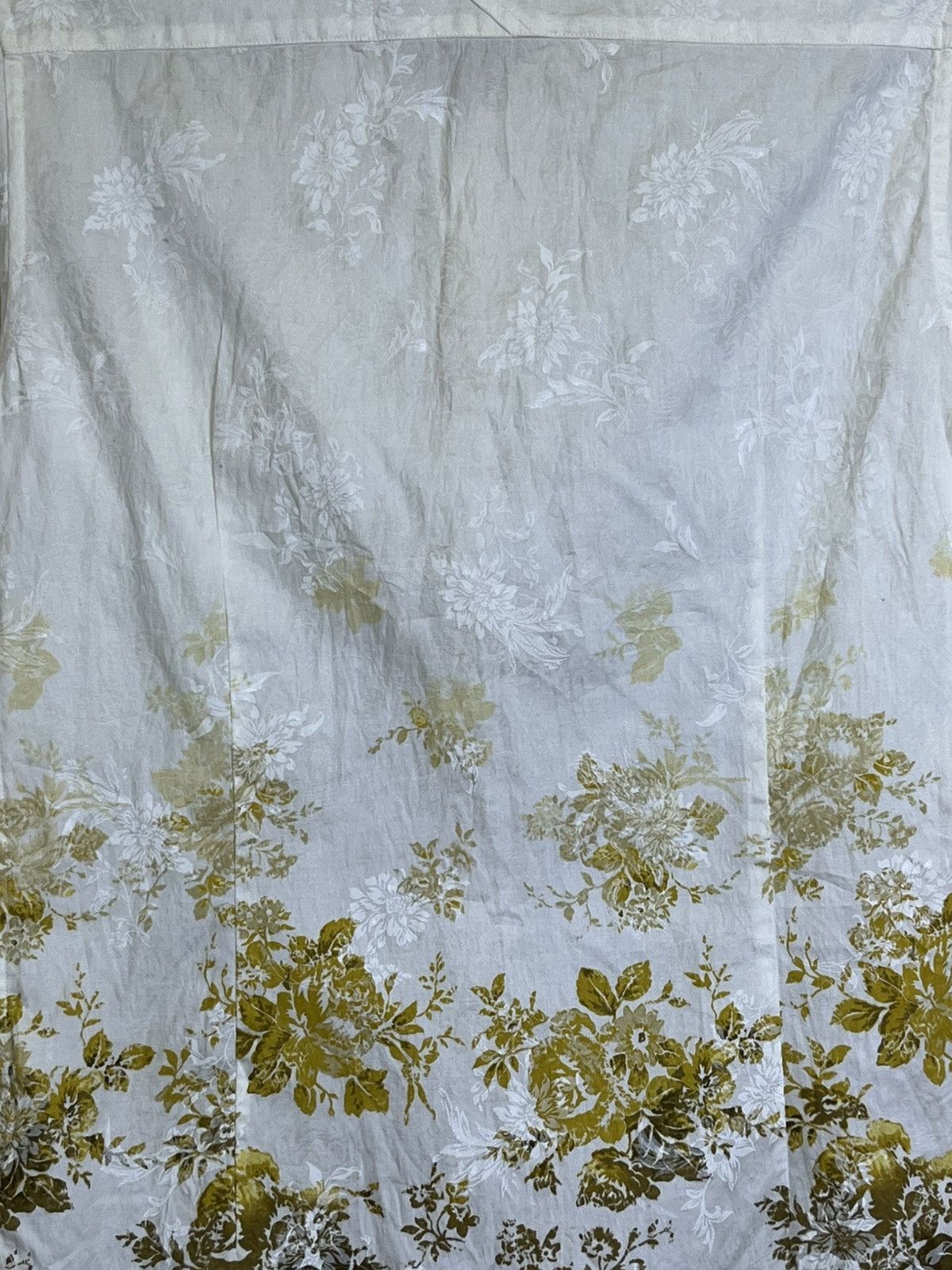 Tornado Mart NWT🔥TORNADO MART gold flower 3 quarter hand button ups shirt Size US S / EU 44-46 / 1 - 10 Thumbnail
