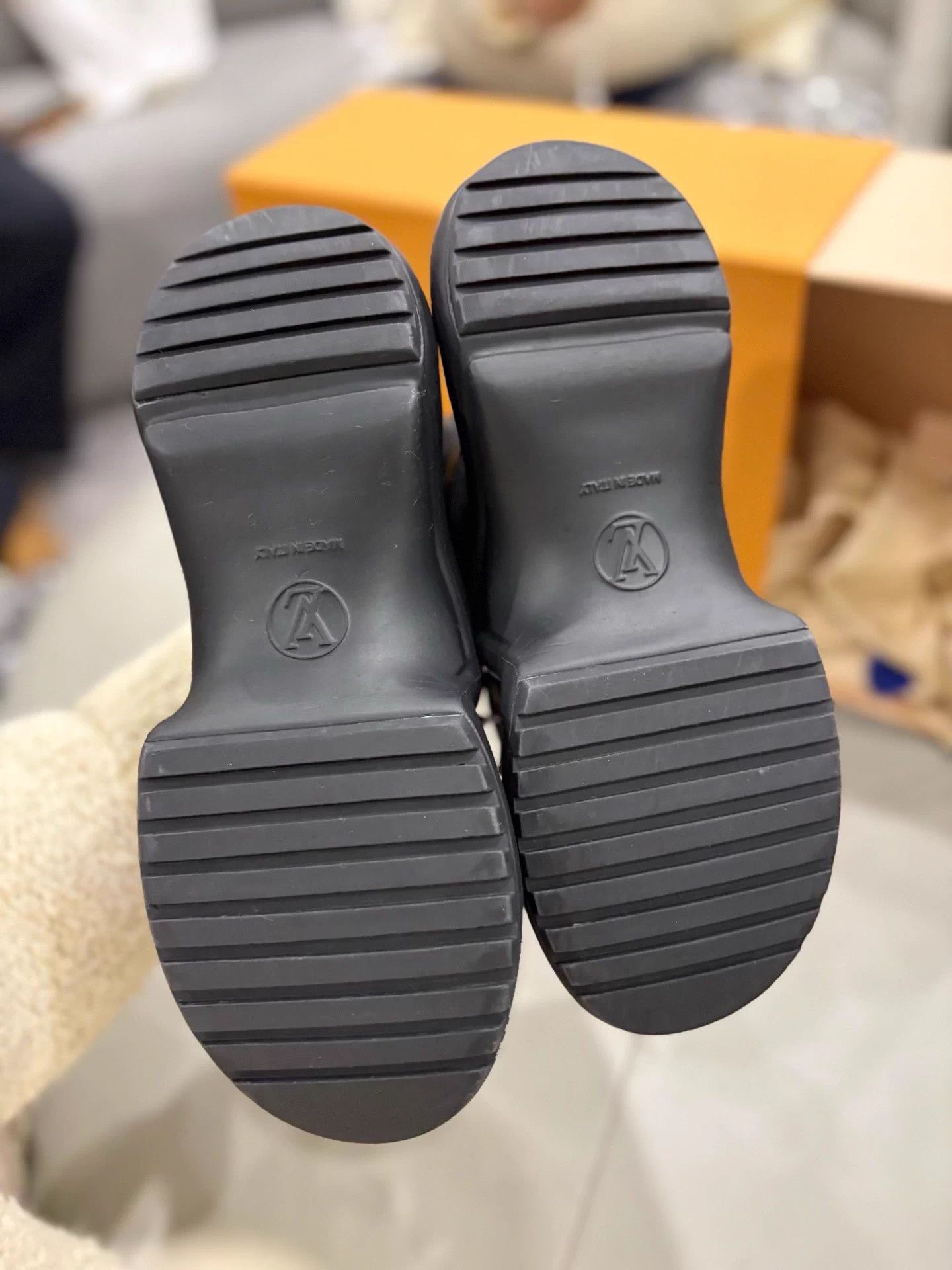 Louis Vuitton LV Monogram Arch Dad Sneakers 99 New 38 with Box Size US 7 / IT 37 - 4 Thumbnail
