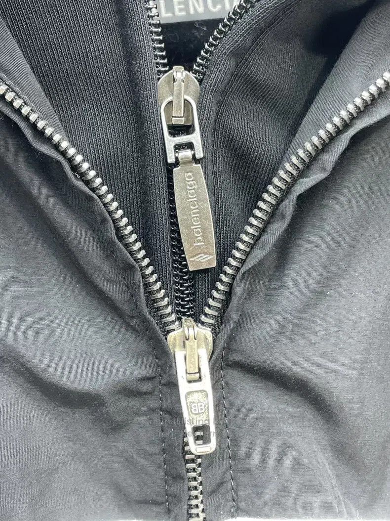 Balenciaga Balenciaga White Stripe B Letter Embroidered Fake Two-Piec Size US S / EU 44-46 / 1 - 4 Thumbnail