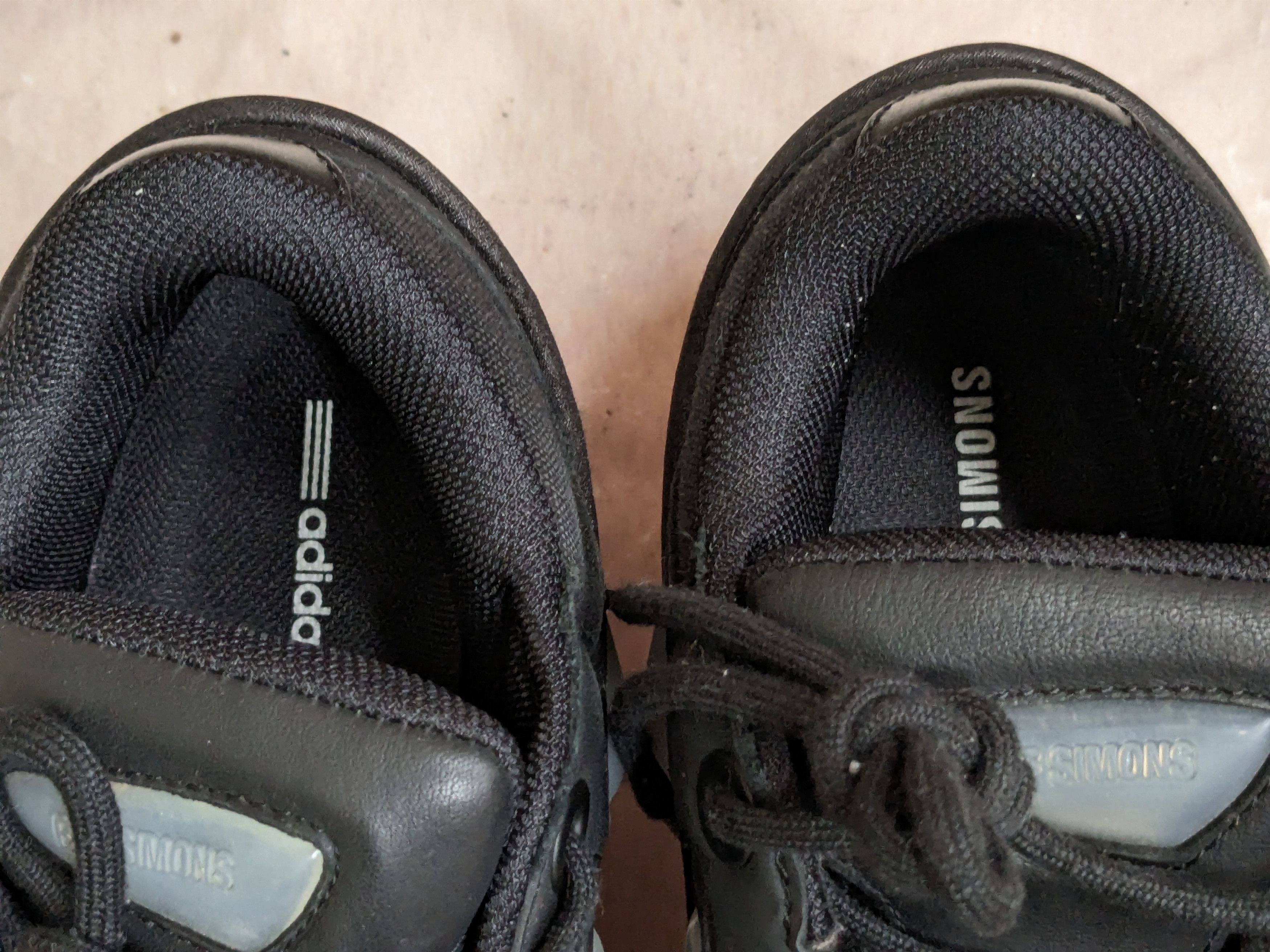 Raf Simons Adidas Raf Simons Ozweego 3 Black Scarlet DA8775 Black 7 Size US 7 / EU 40 - 3 Thumbnail