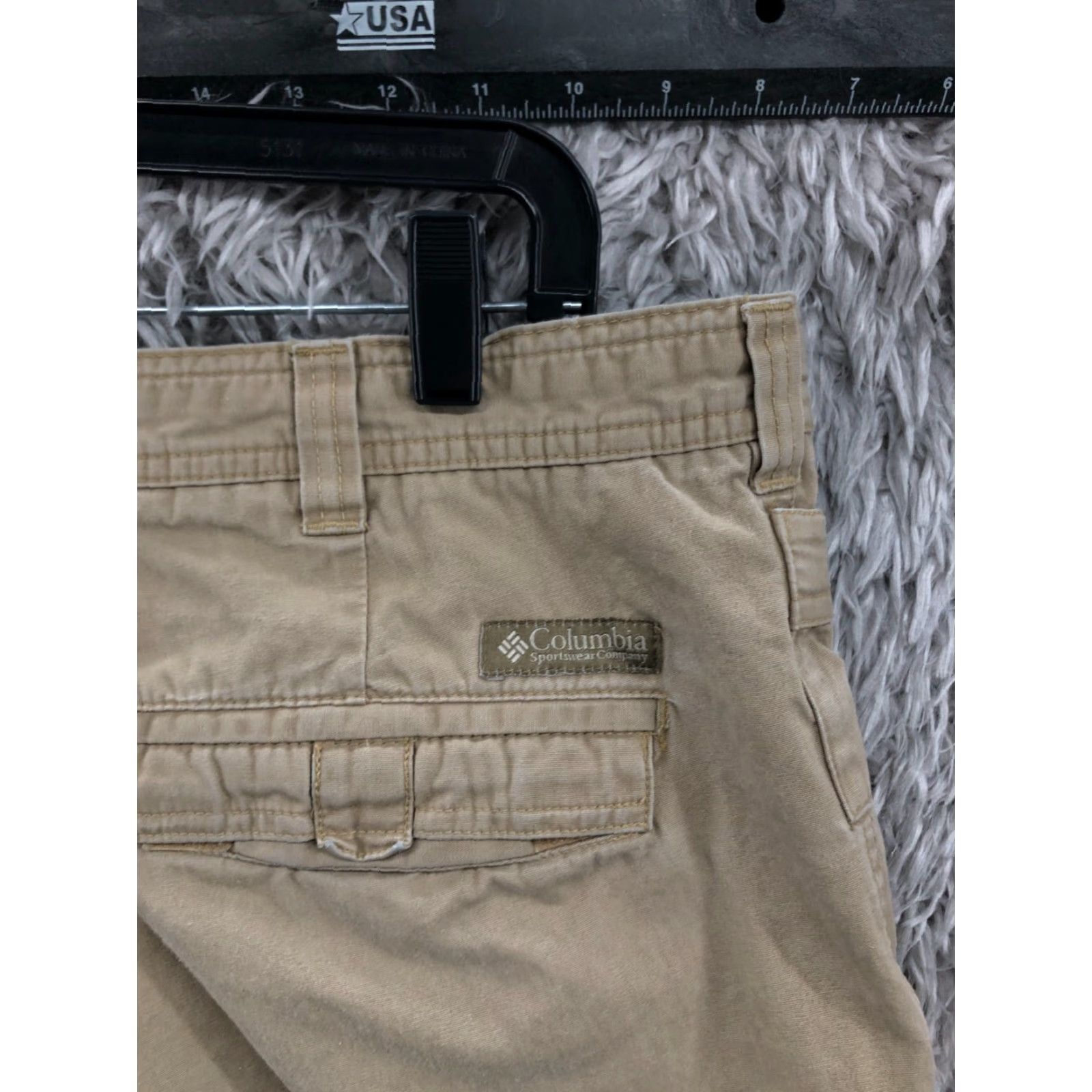 Vintage Columbia Bermuda Shorts 34 Regular Beige Mid Wash 5-Pocket Knit Cotton Blend Logo Belt Loops Regular Mens Shorts Size US 34 / EU 50 - 5 Thumbnail
