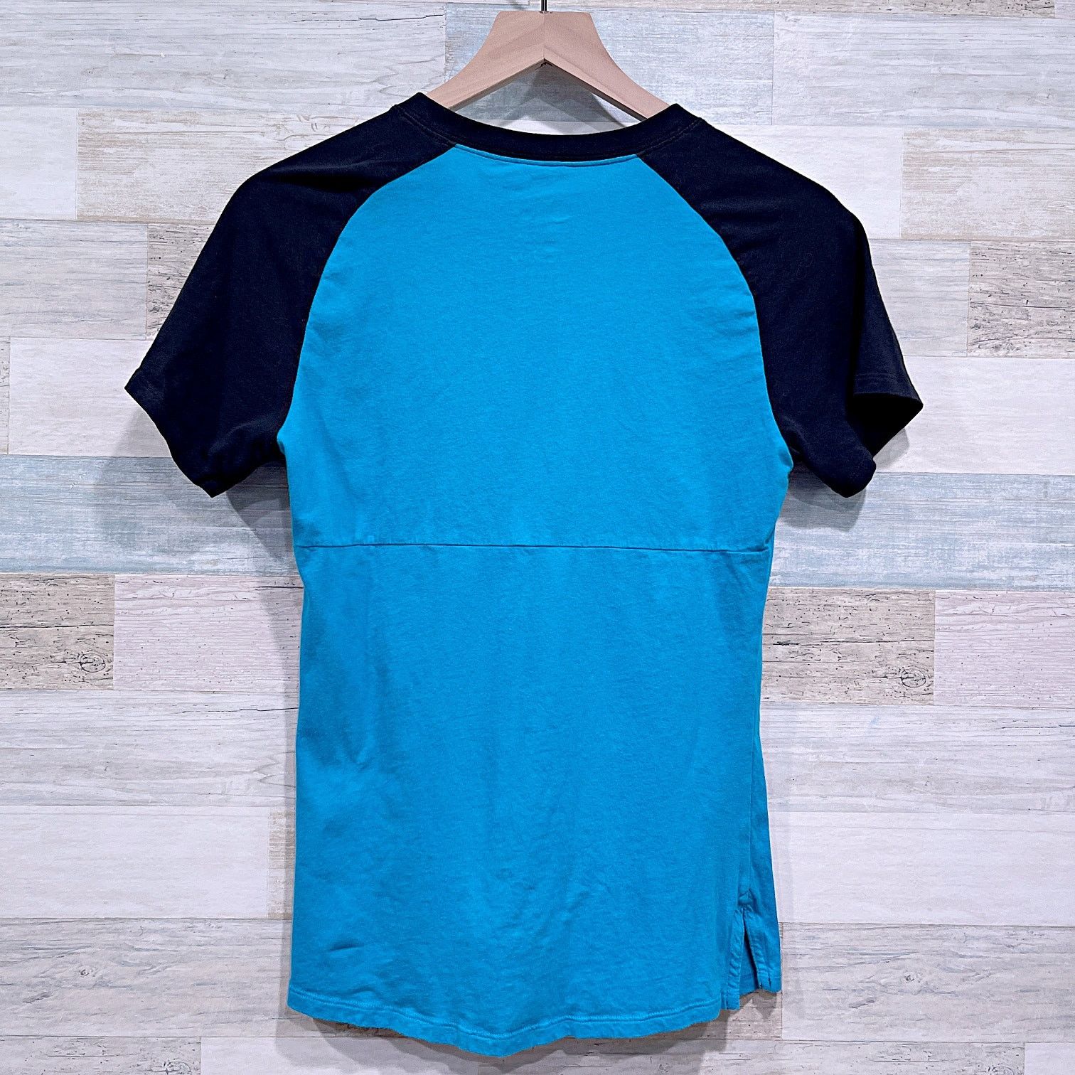 Nike CAROLINA PANTHERS Logo Raglan Tee Womens XS Size XS / US 0-2 / IT 36-38 - 4 Thumbnail