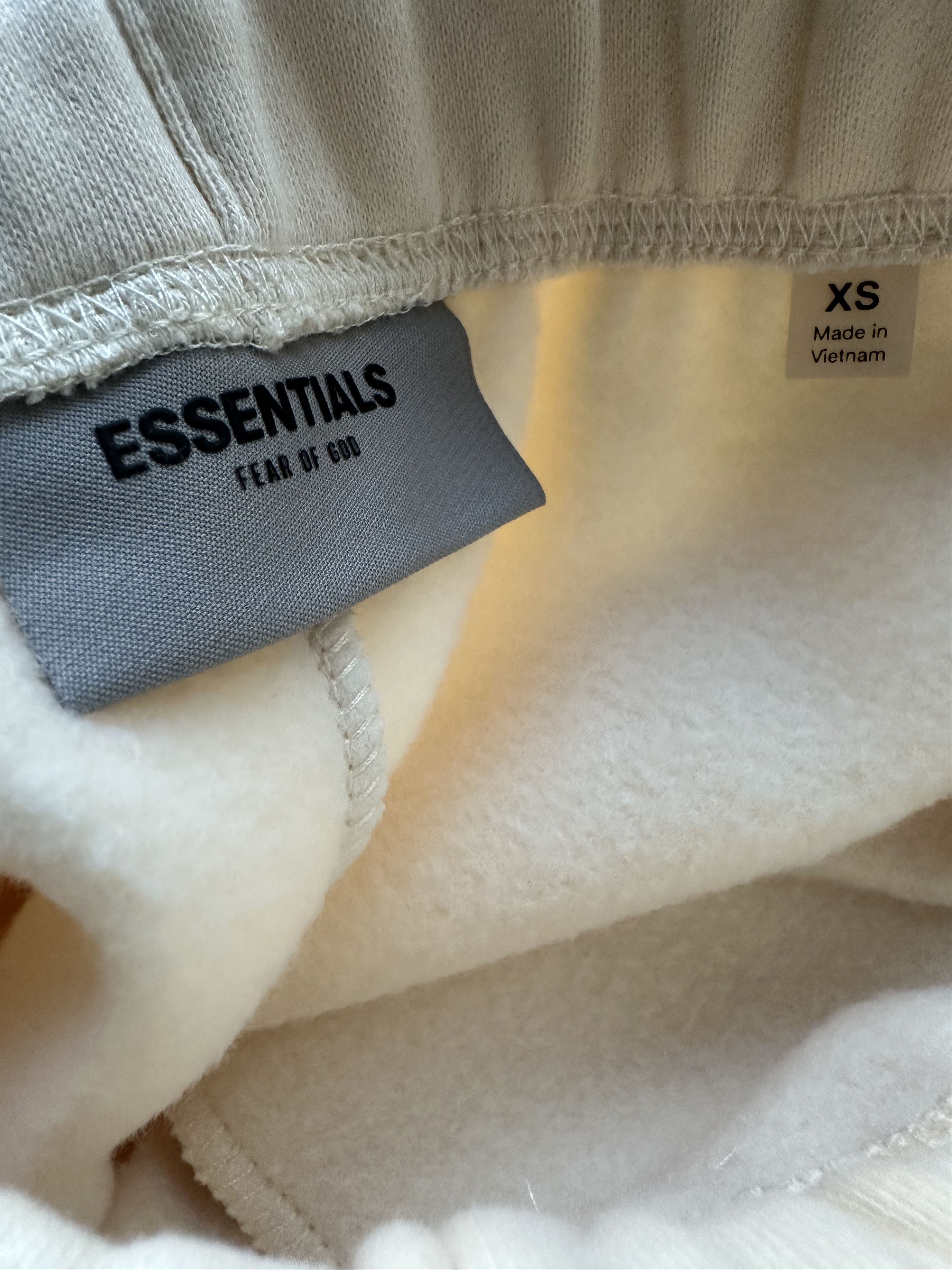 Essentials BRAND NEW FEAR OF GOD ESSENTIALS CREAM SWEATSHORTS XSMALL Size US 27 - 6 Thumbnail