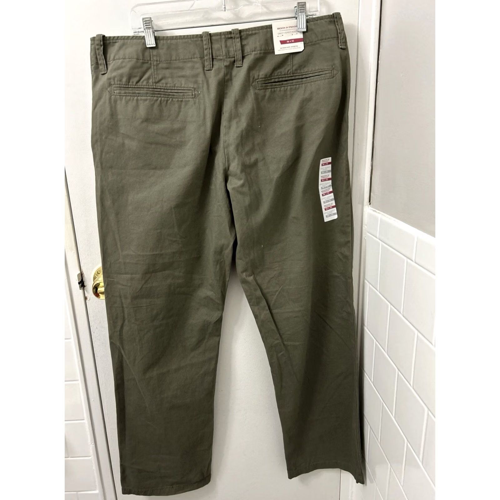 Old Navy Old Navy Pants Mens 36x32 Olive Green Chino Straight Leg Cotton Casual Workwear Bags Pockets Button Zip Regular 36in Canvas Front Flat Army Vintage No Size US 36 / EU 52 - 6 Thumbnail