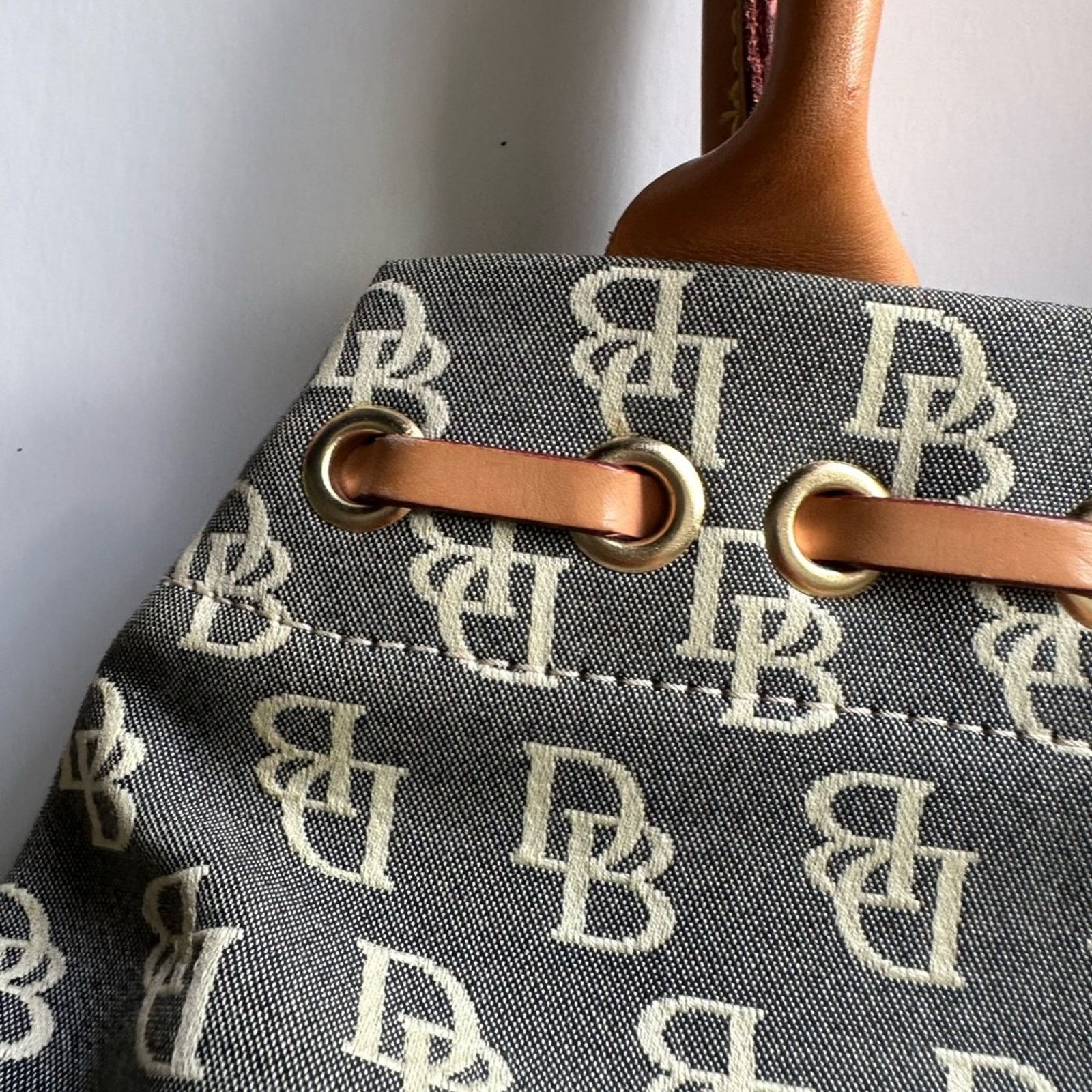 Dooney & Bourke Vintage Dooney & Bourke Authentic Tulip Tassel Tote Bag Size ONE SIZE - 15 Thumbnail