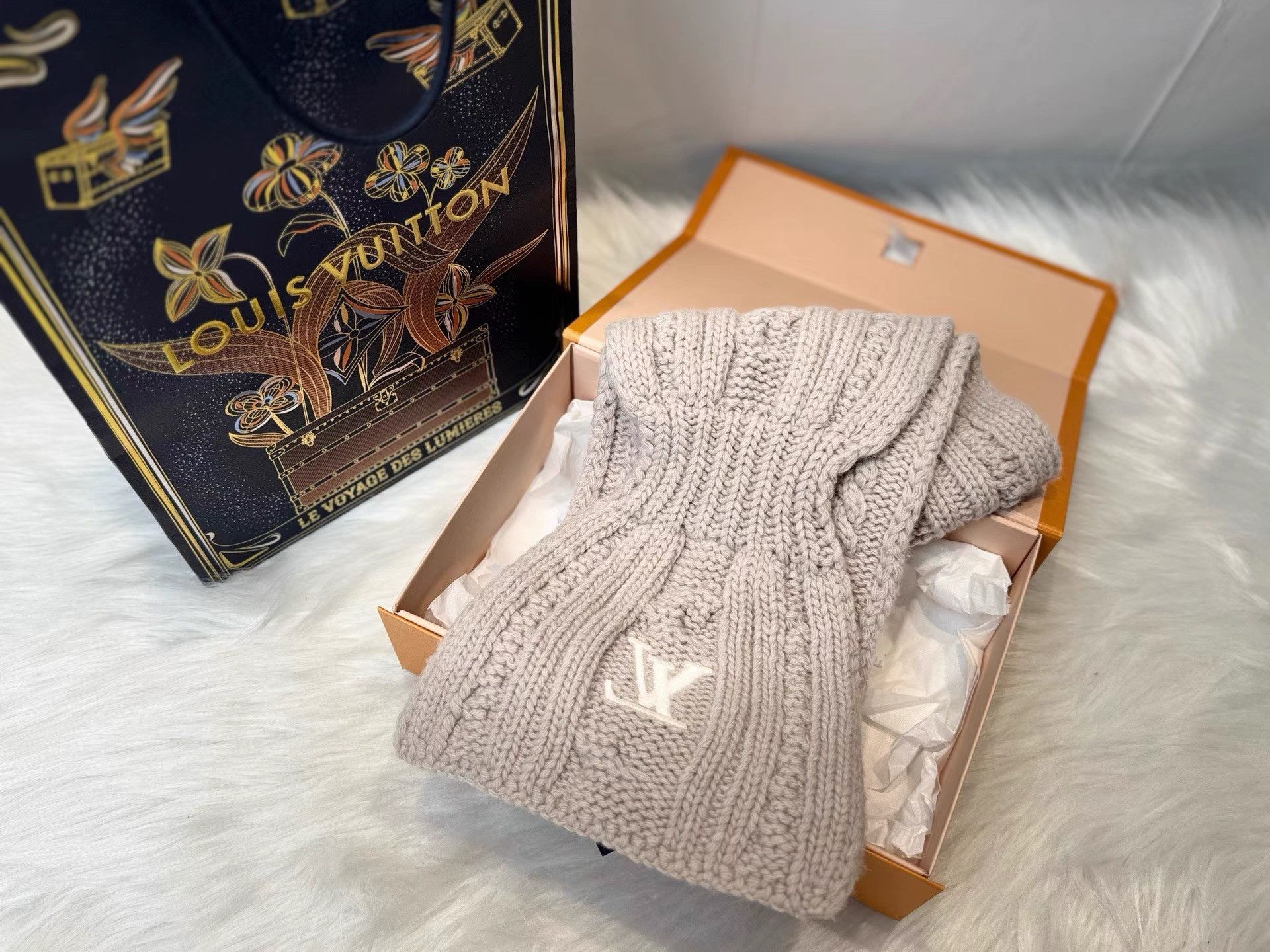 Louis Vuitton LV Only LV Mini Cable Scarf K36 Size ONE SIZE - 2 Thumbnail