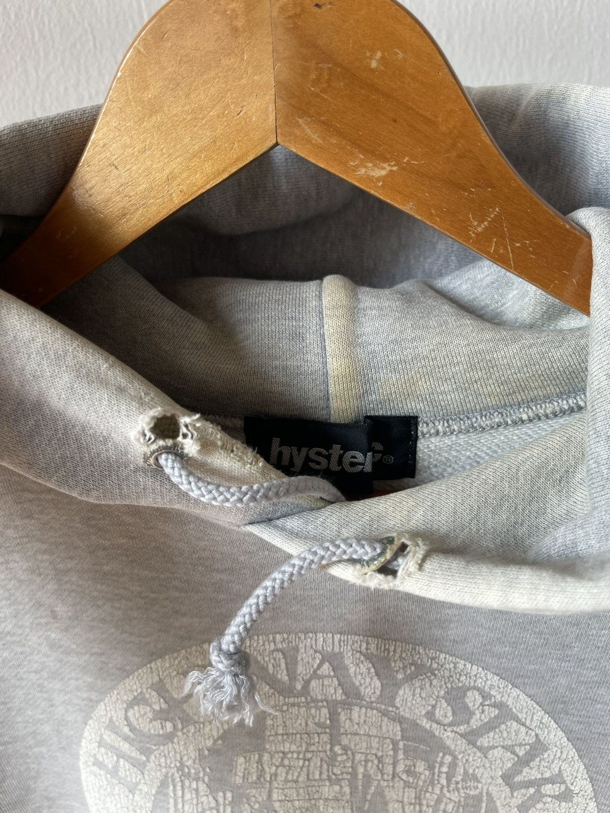 Hysteric Glamour 90s Hysteric Glamour Distressed Hoodie Size US L / EU 52-54 / 3 - 6 Thumbnail