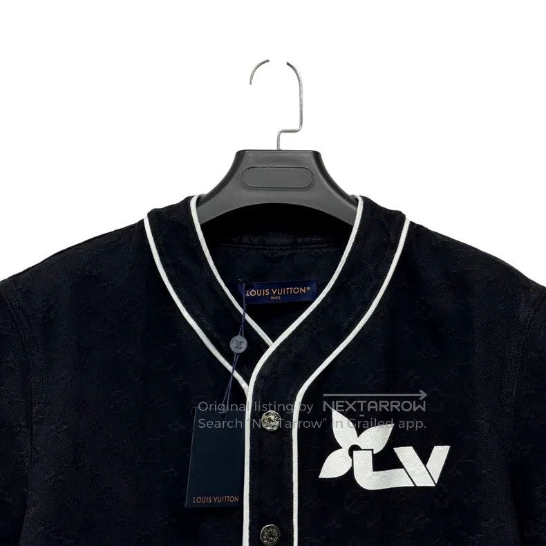 Louis Vuitton Louis Vuitton Black baseball shirt with full printed logo Size US M / EU 48-50 / 2 - 3 Thumbnail