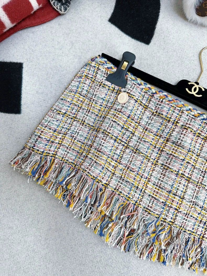 Chanel Chanel Tweed Fringe Mini Skirt Size 28" / US 6 / IT 42 - 4 Thumbnail
