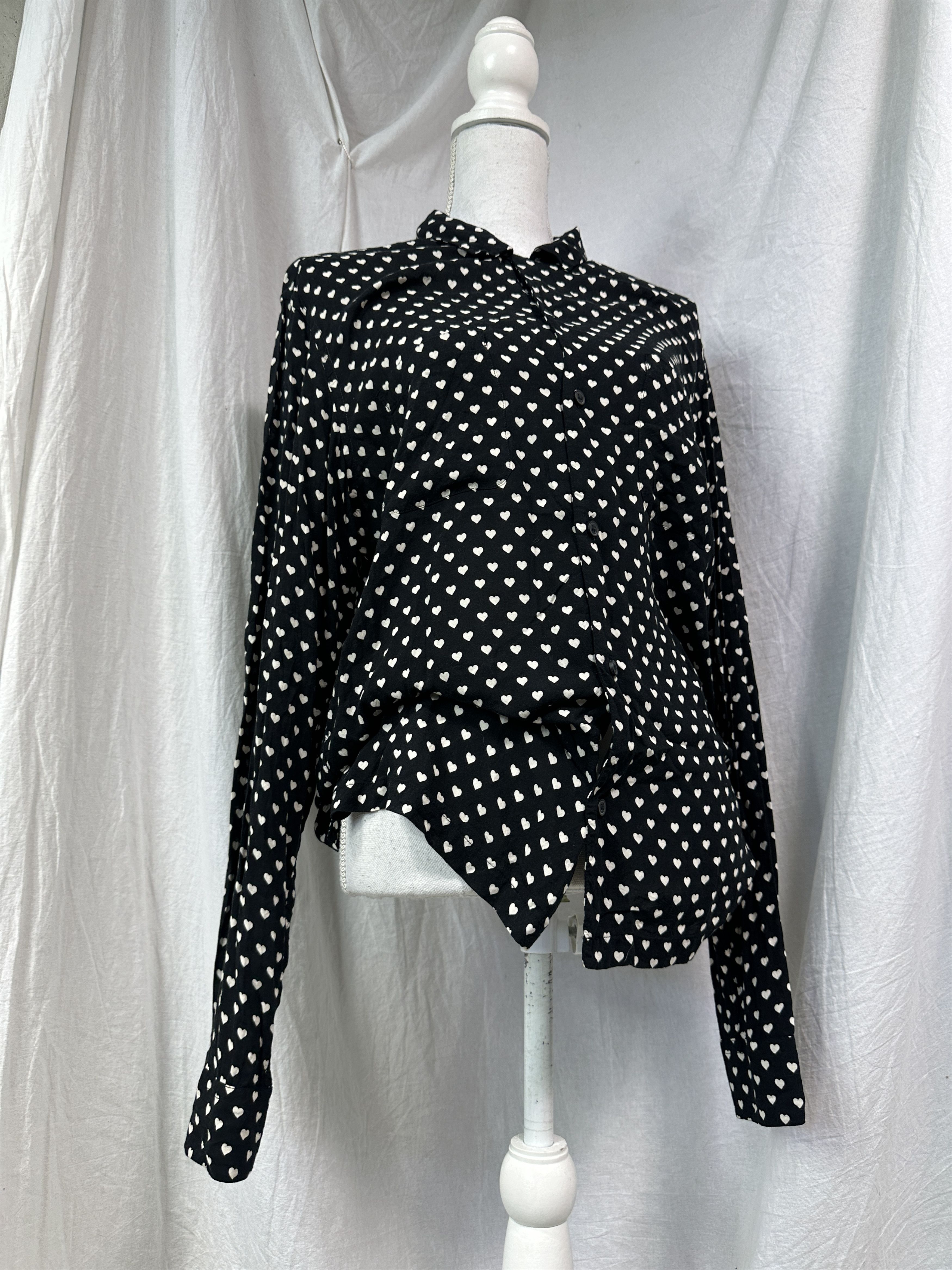 Allsaints Vintage Streetwear Heart Print Allsaints Shirt Y2K Size M / US 6-8 / IT 42-44 - 1 Thumbnail