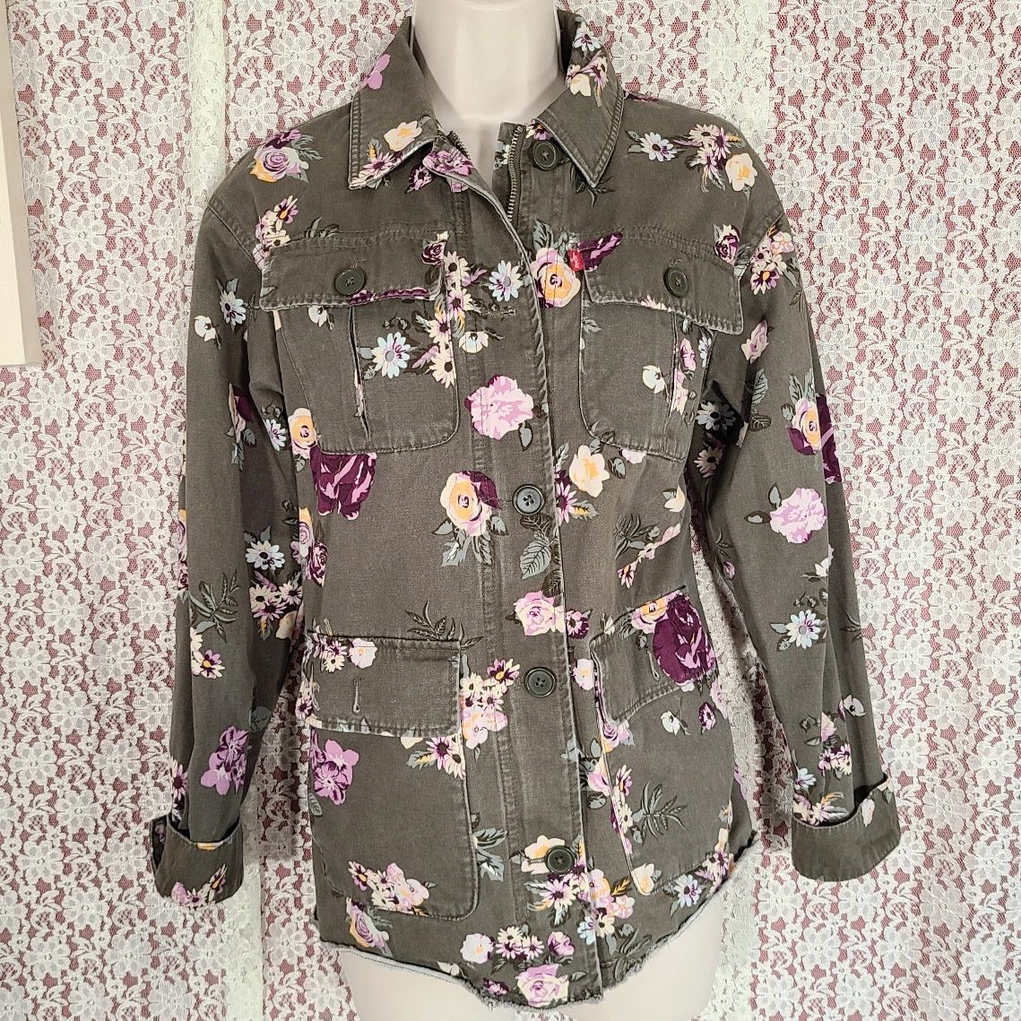 Levi's Levi's oversized green floral cargo thin jean jacket size xs Size XS / US 0-2 / IT 36-38 - 1 Thumbnail