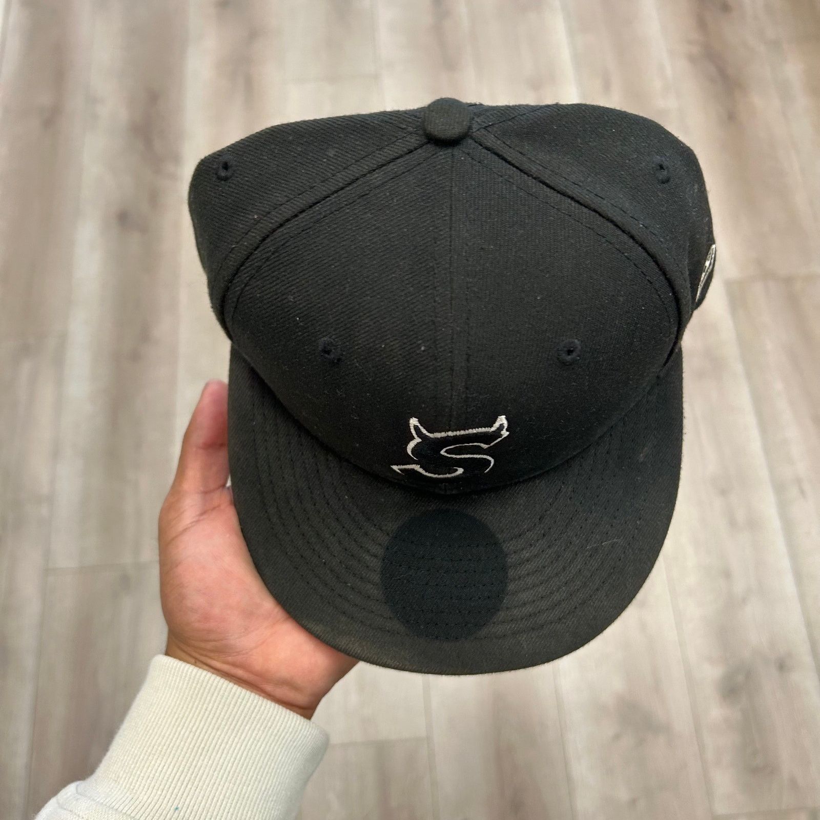Supreme FW22 Supreme S Logo New Era 'Black' Fitted Hat Cap 7 1/4 Size ONE SIZE - 3 Thumbnail