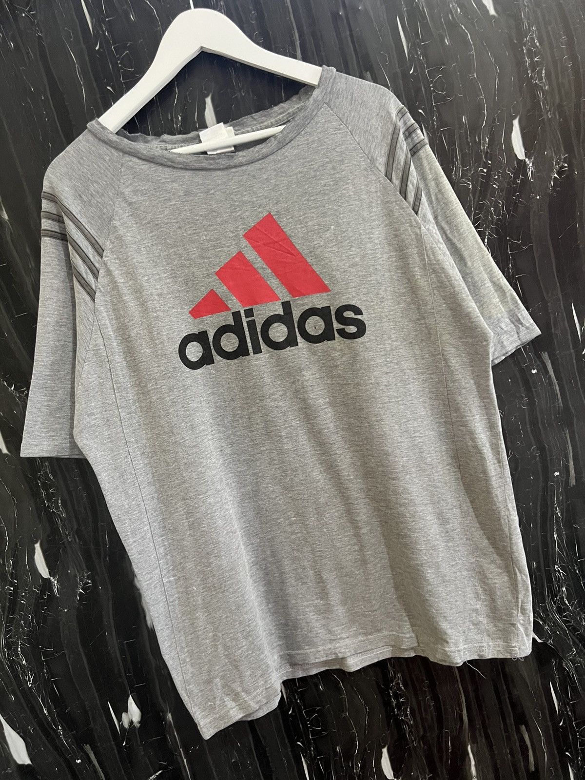 Adidas Vintage Adidas T-Shirt Faded– Classic Logo, Tag Missing Size US M / EU 48-50 / 2 - 3 Thumbnail