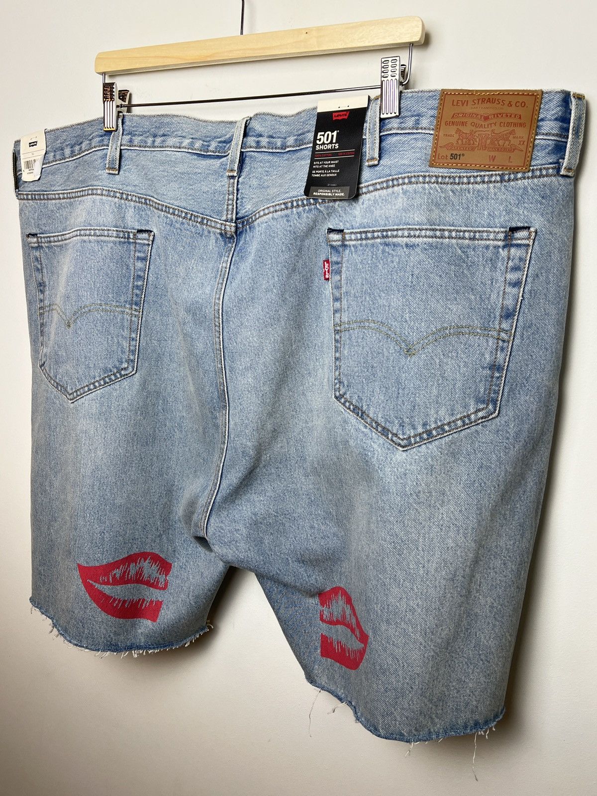 Levi's levis oversized cut out eye print shorts Size US 34 / EU 50 - 5 Thumbnail