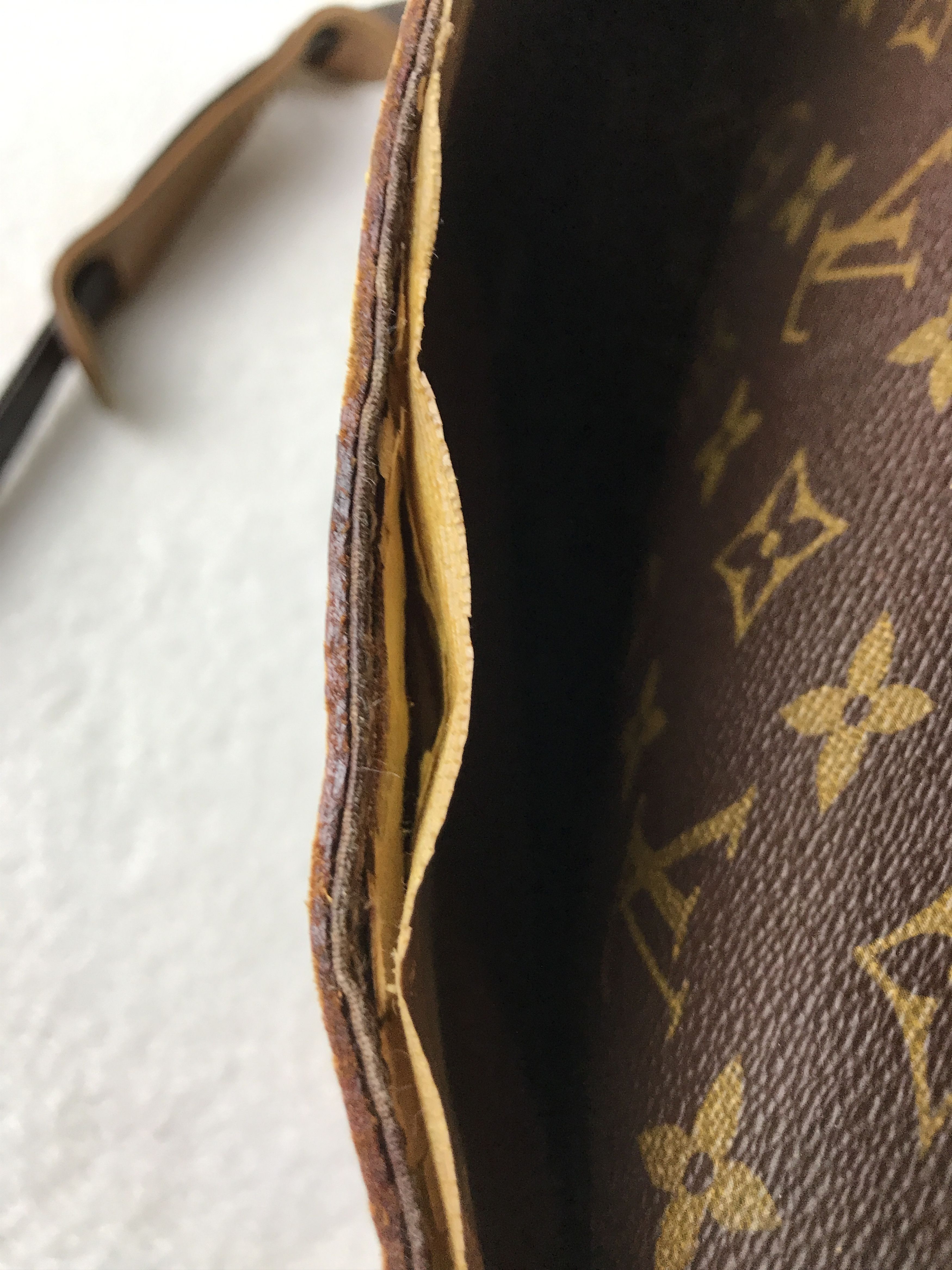 Louis Vuitton Louis Vuitton Monogram Danube Shoulder Messenger Bag Size ONE SIZE - 20 Thumbnail