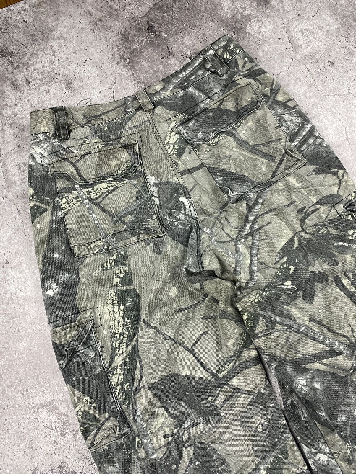 Japanese Brand × Vintage Vintage Cargo Camo Baggy Oversize Multi Pocket Pants Size US 30 / EU 46 - 9 Thumbnail