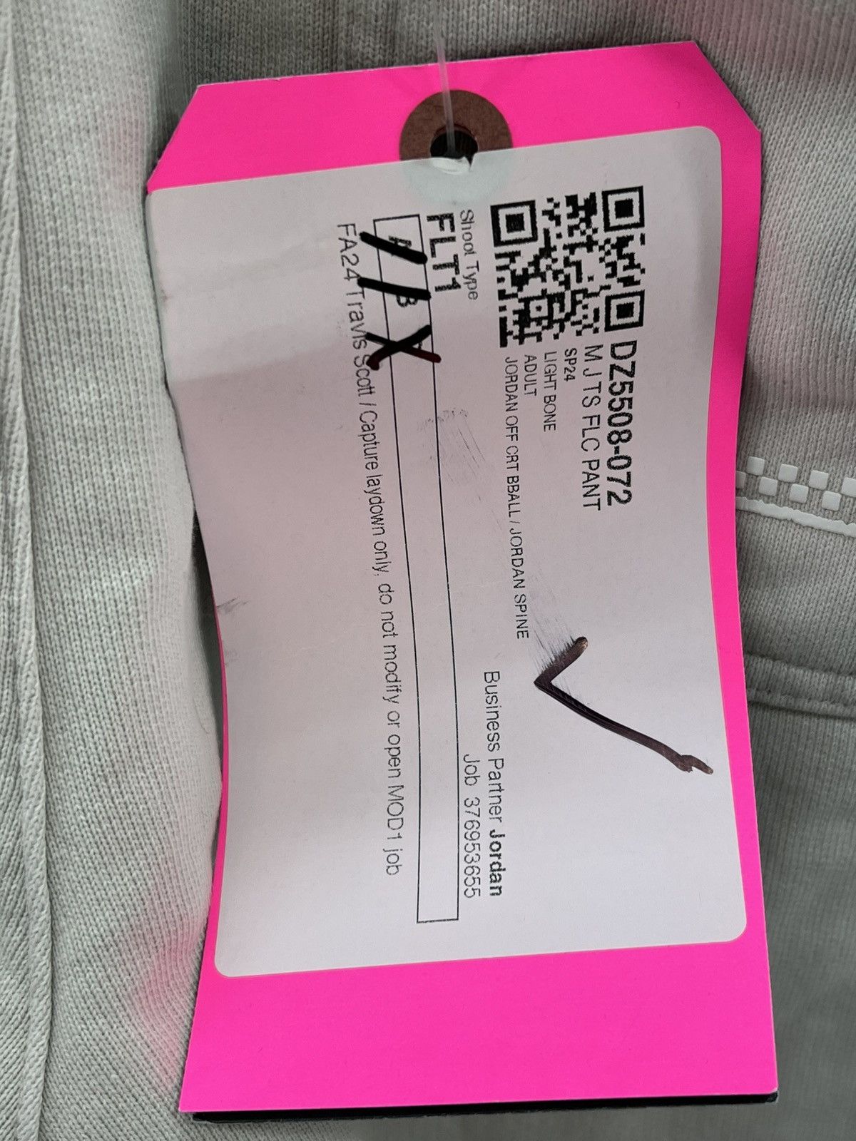 Jordan Brand Jordan x Travis Scott Fleece Pants Palomino Bone DZ5508-072 Size US 34 / EU 50 - 4 Thumbnail