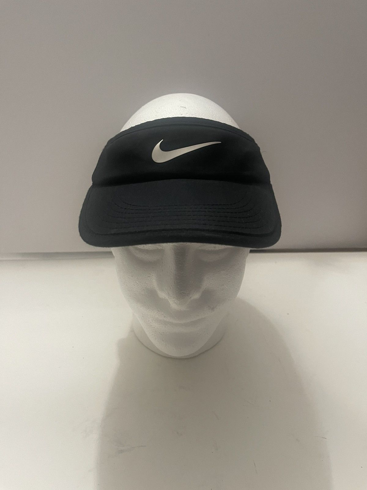 Nike Nike Featherlight Unisex Black Dri-Fit Sun Golf Visor Size ONE SIZE - 1 Thumbnail