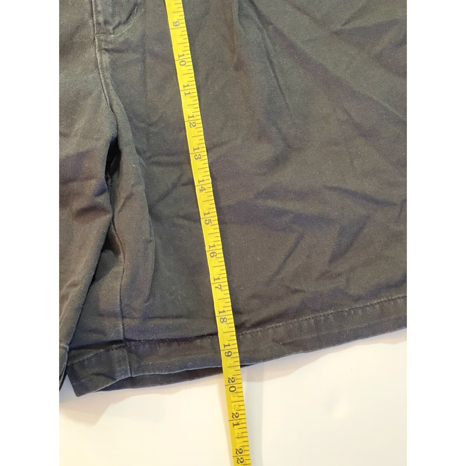 Ralph Lauren VINTAGE Chaps Ralph Lauren Men's Golf Shorts - Pleated, Khaki/Black, 36, 90s Style, Casual Chino, Regular Fit Size US 36 / EU 52 - 7 Thumbnail
