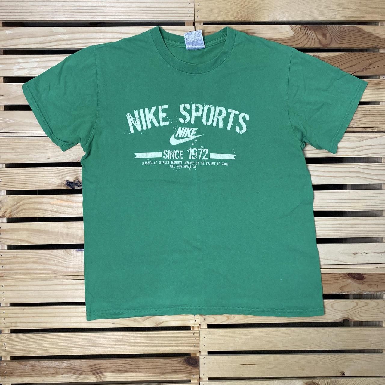 Nike Vintage Nike Green Tee Size Medium Size US M / EU 48-50 / 2 - 1 Thumbnail