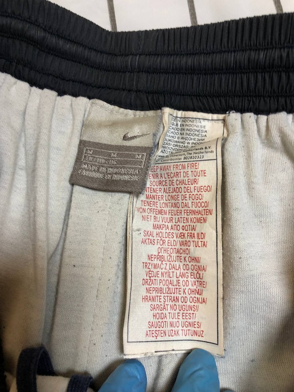 Nike Vintage Nike Track Pants 00s Nylon Swoosh Y2K Size US 32 / EU 48 - 19 Thumbnail