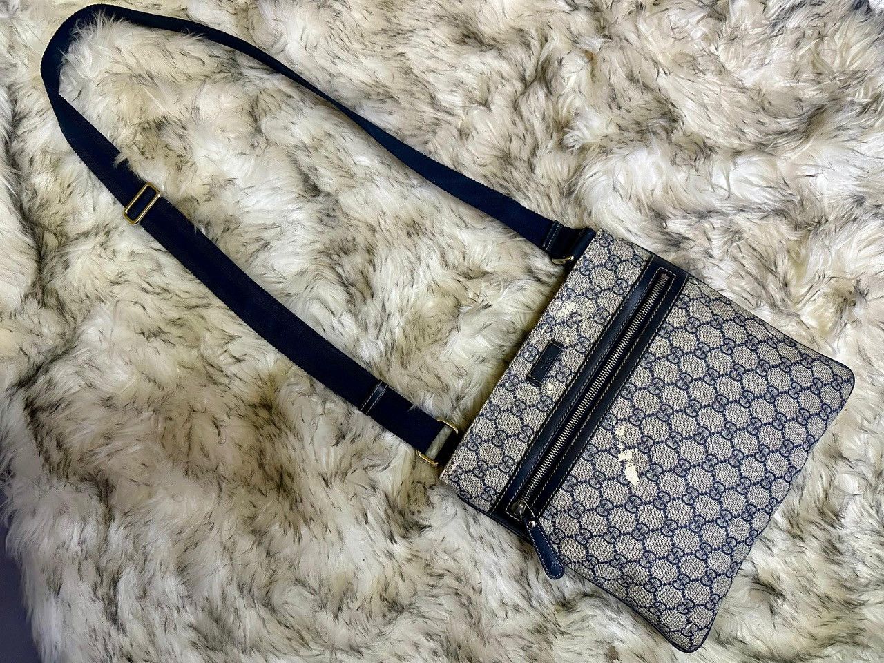 Gucci Authentic Gucci GG Supreme Medium Crossbody Bag Size ONE SIZE - 1 Thumbnail