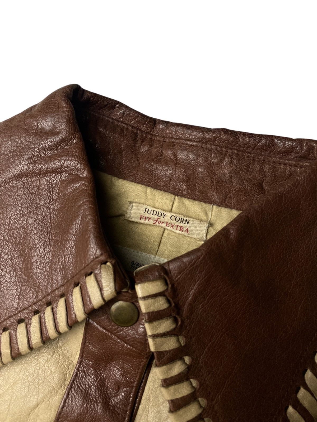 Le Grande Bleu (L.G.B.) 2000's Juddy Corn Ethnic Buffalo Leather Vest Size US S / EU 44-46 / 1 - 5 Thumbnail