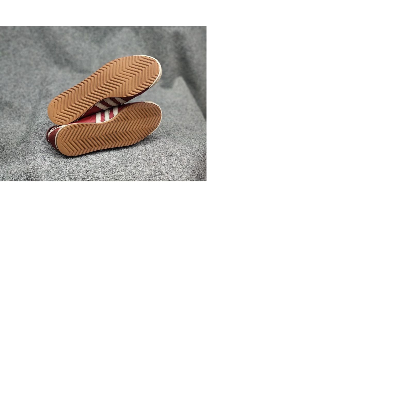 Adidas VINTAGE Adidas Italia Leather Red Retro Sneakers Mens US 8/UK 6.5 40 Red Leather Sneaker Vintage 2003 Designer Retro Football Casual Shoes Size US 8 / EU 41 - 11 Thumbnail
